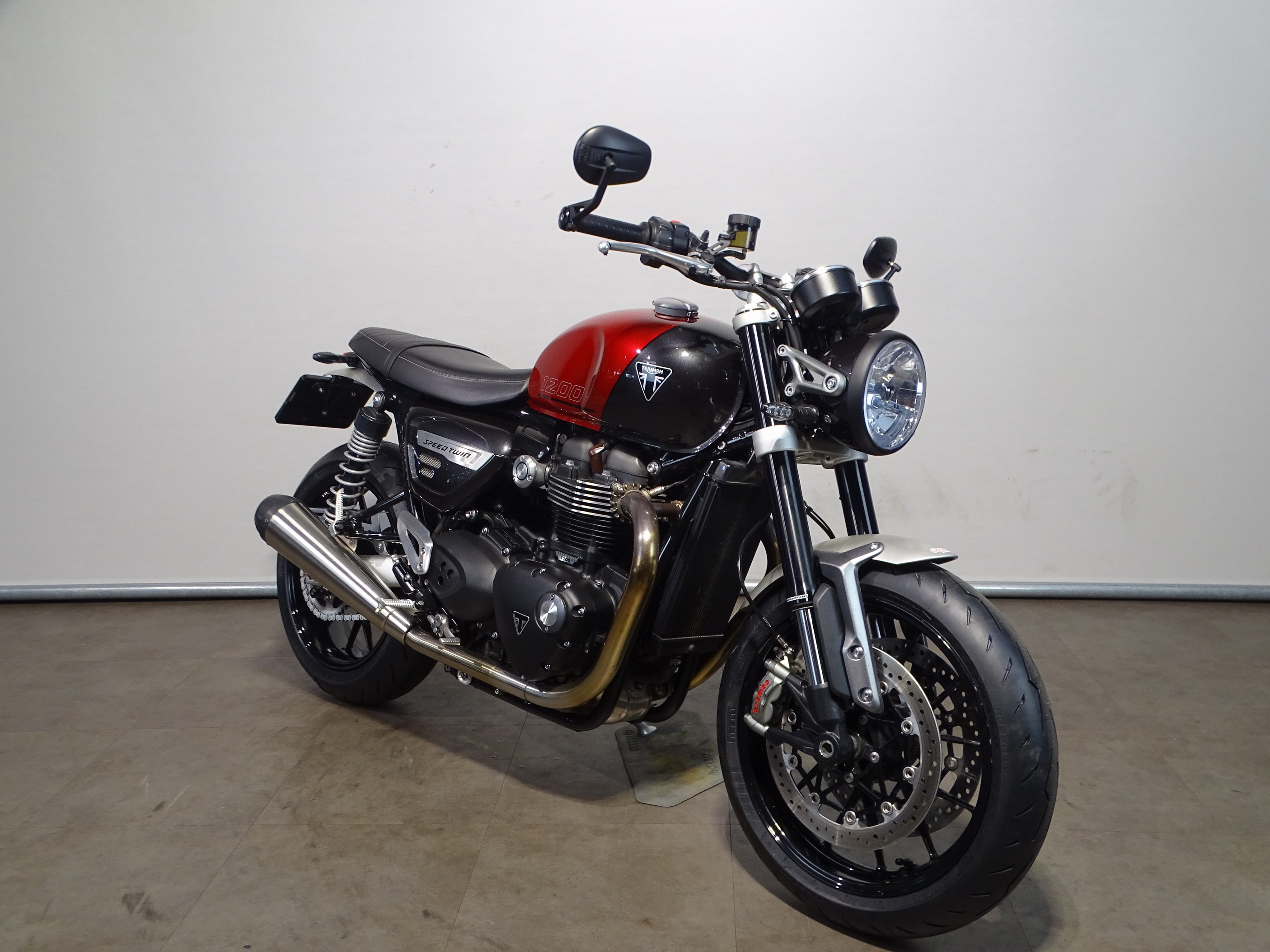 TRIUMPH SPEED TWIN 1200