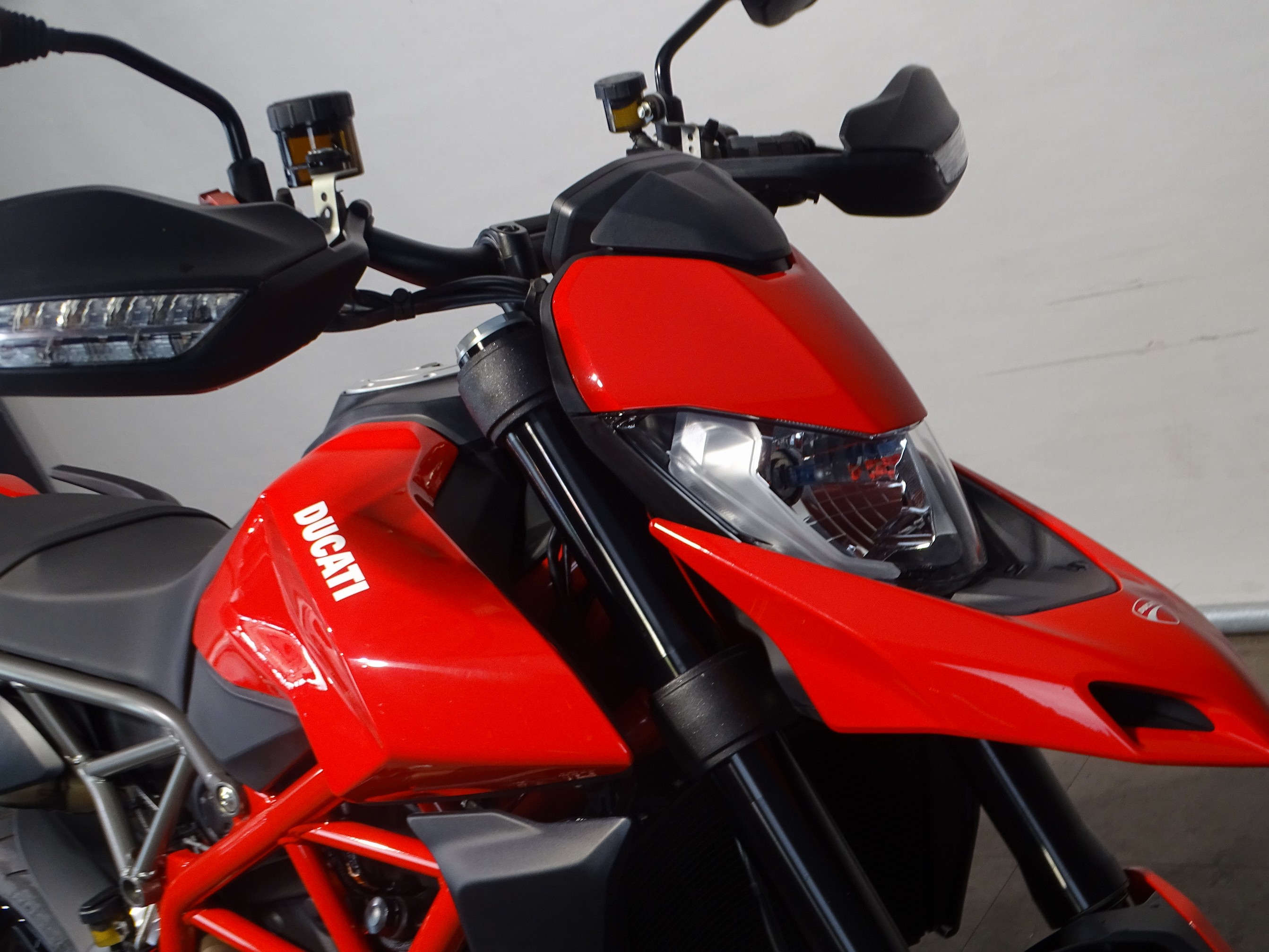 DUCATI HYPERMOTARD 950