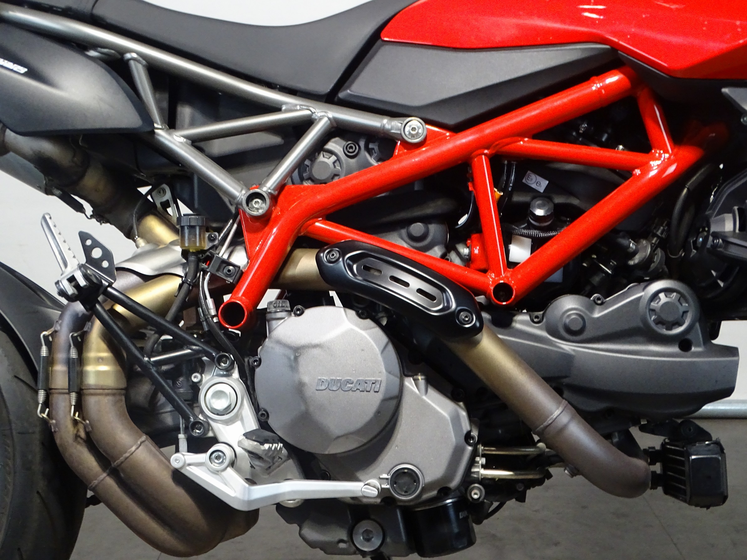 DUCATI HYPERMOTARD 950