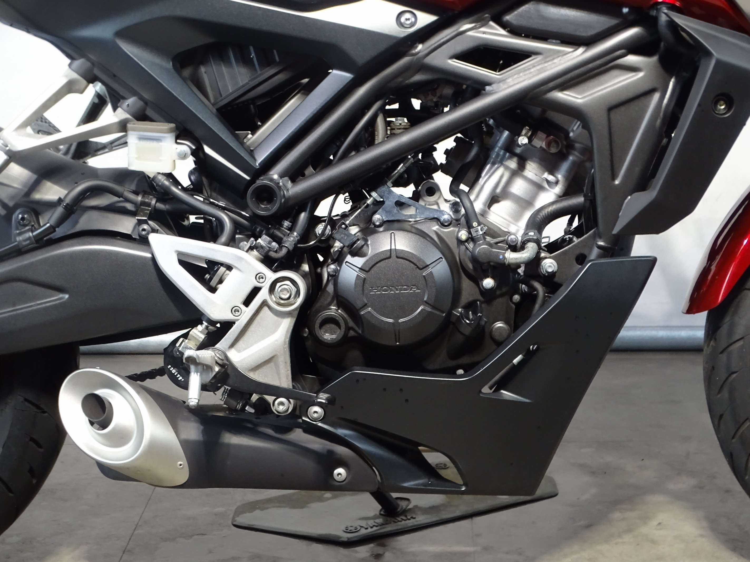 HONDA CB 125 R