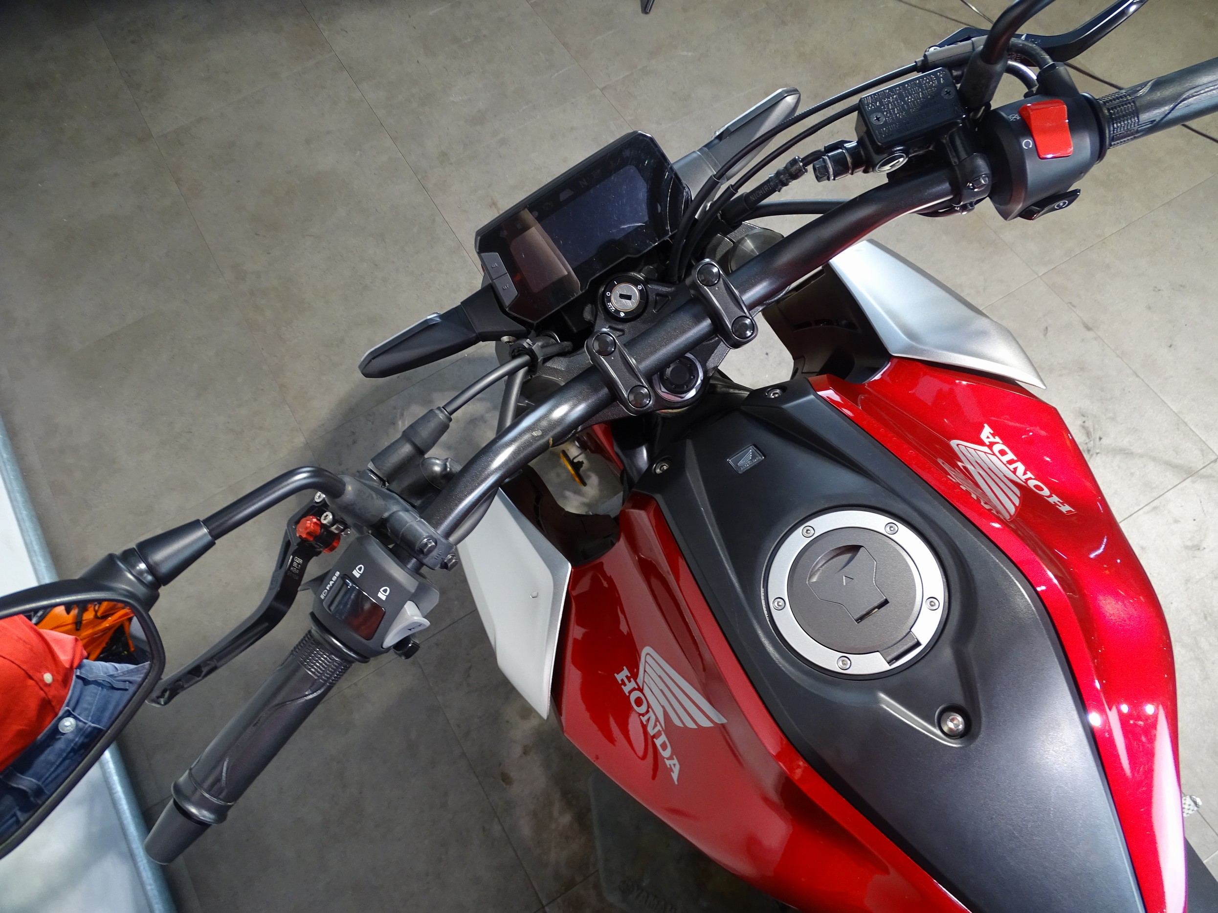 HONDA CB 125 R