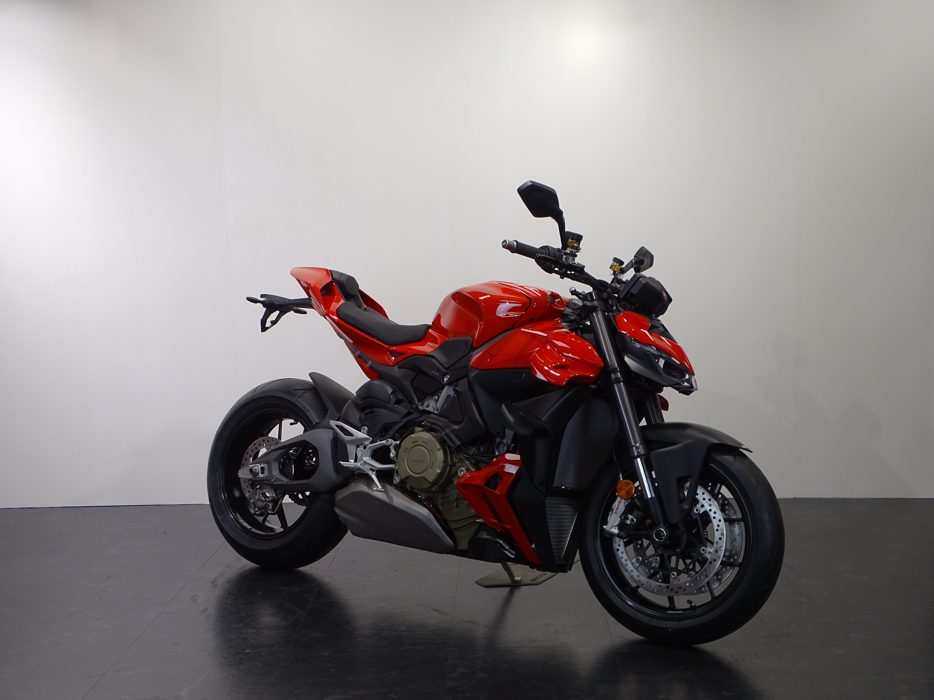 DUCATI STREETFIGHTER V4