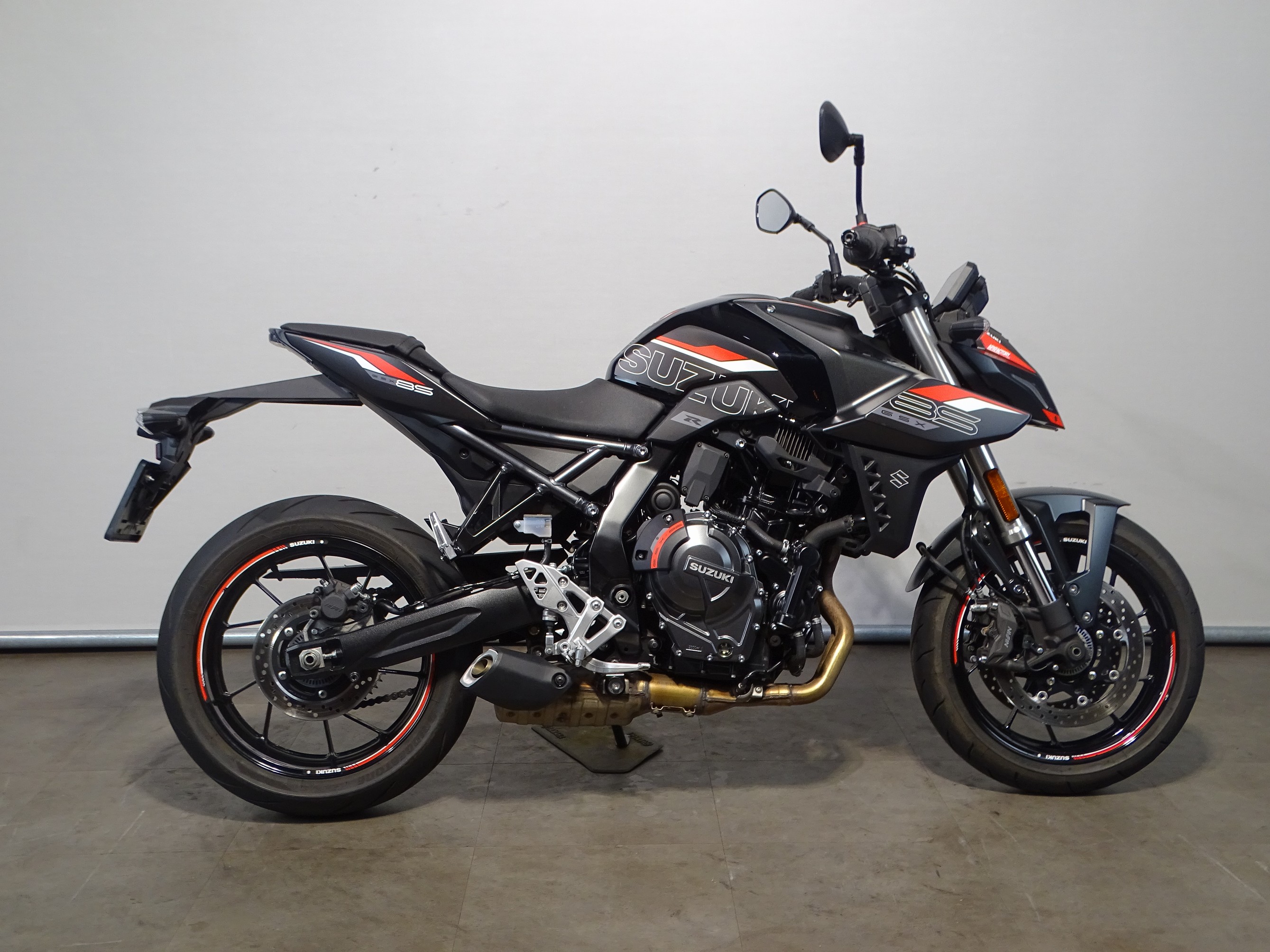 SUZUKI GSX-8S