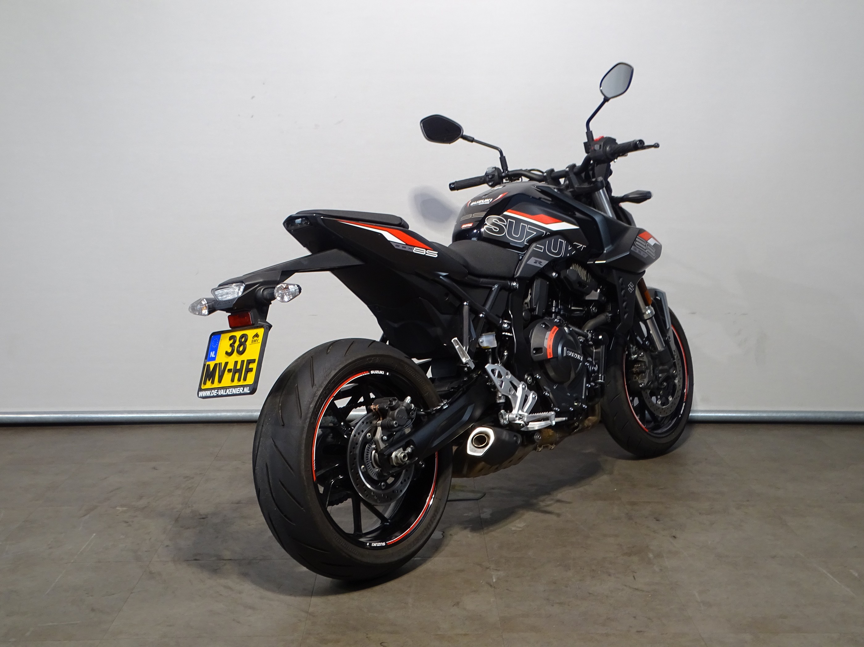 SUZUKI GSX-8S
