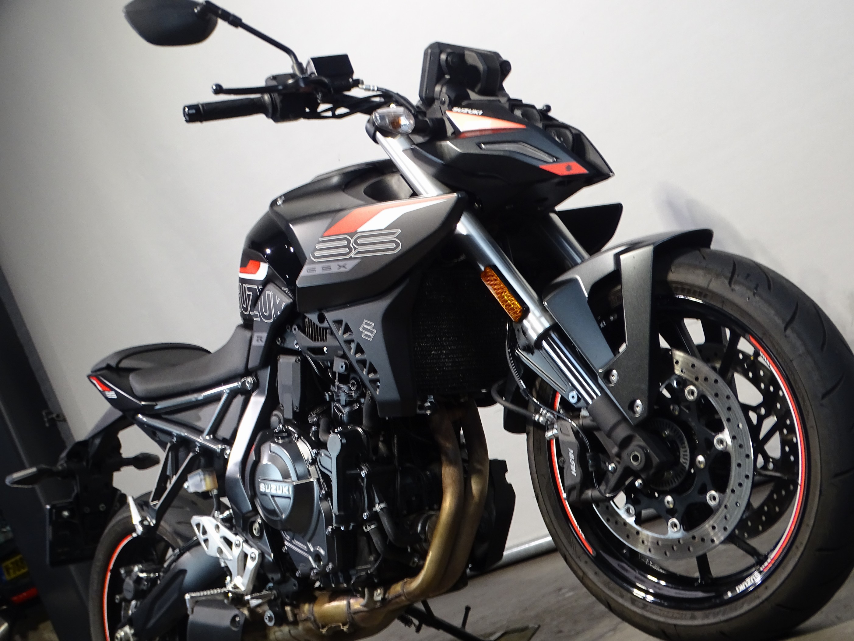 SUZUKI GSX-8S