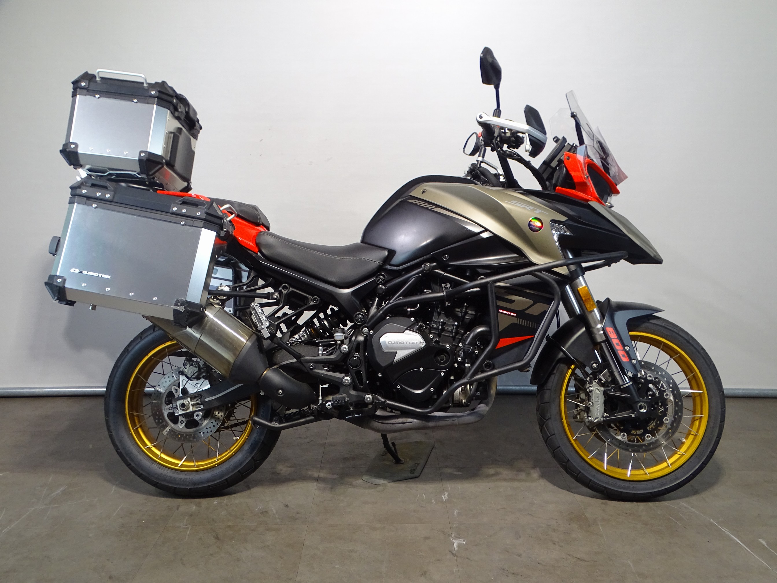 QJMOTOR SRT 800 SX TOURING