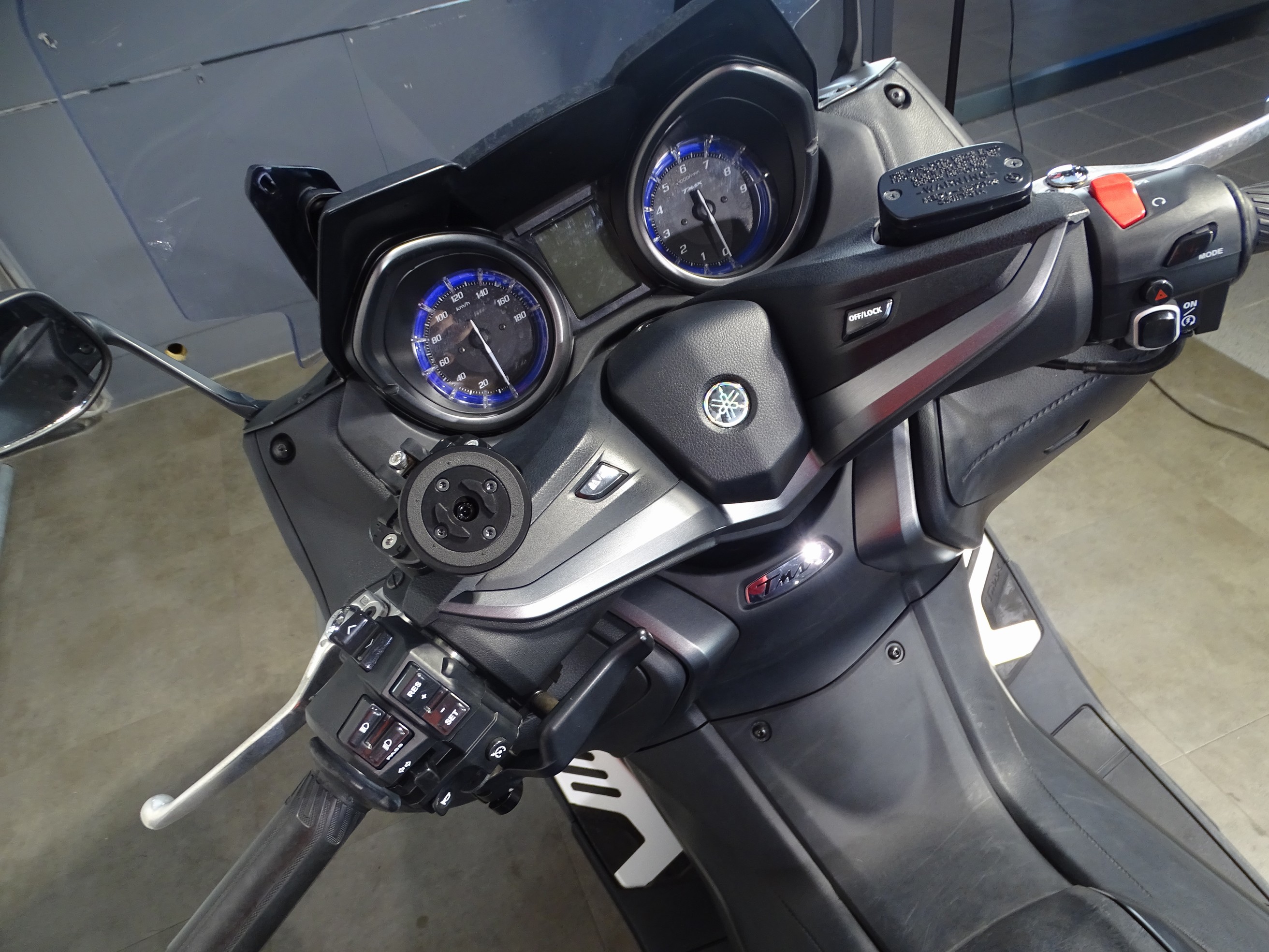 YAMAHA T-MAX TECH MAX