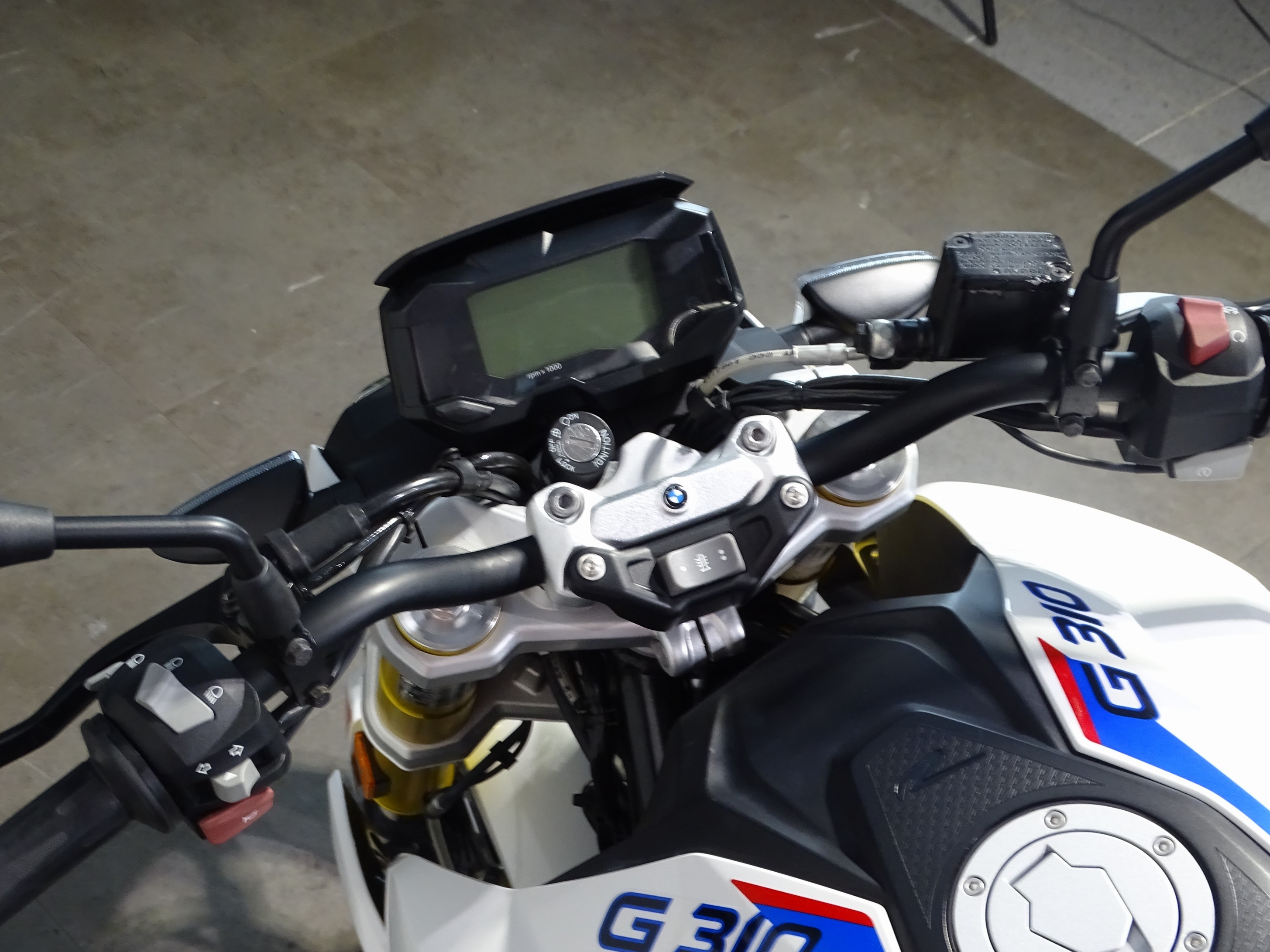 BMW G 310 R