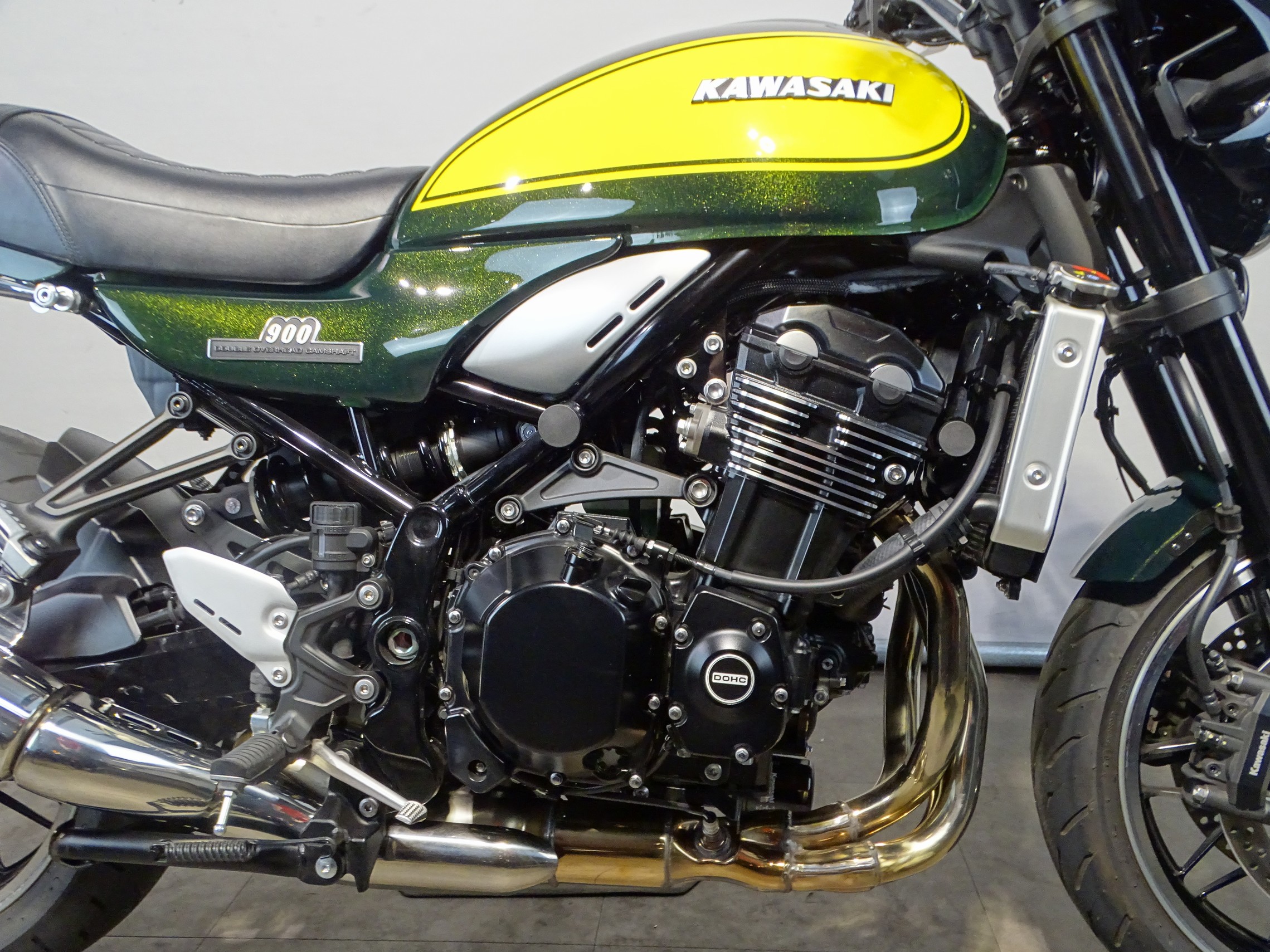 KAWASAKI Z 900 RS YELLOW BALL