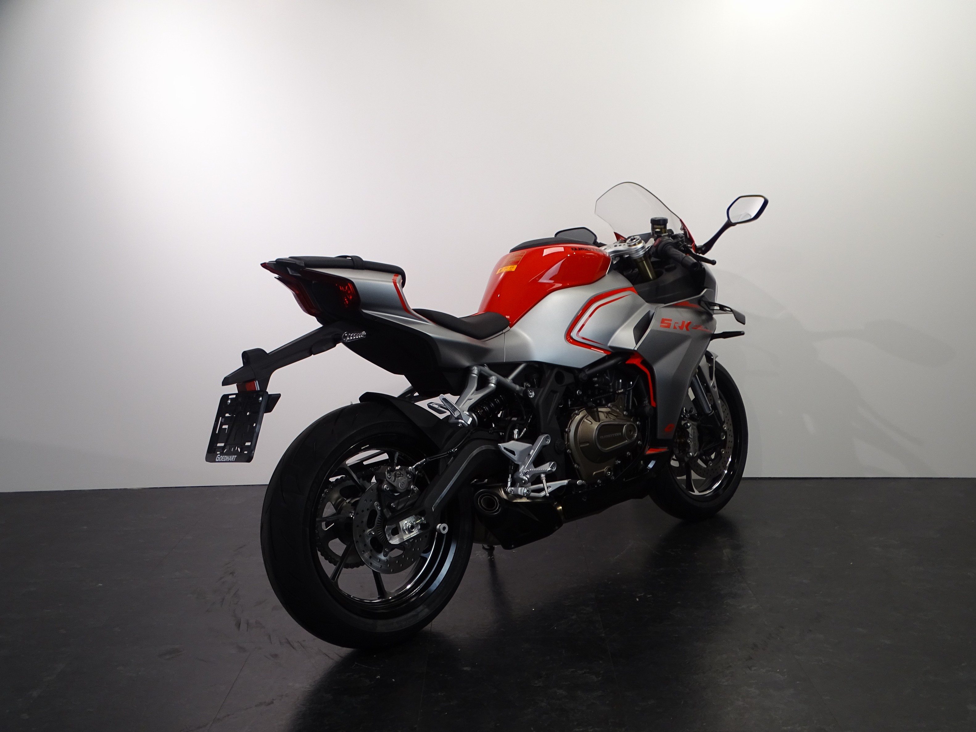 QJMOTOR SRK 421 RR