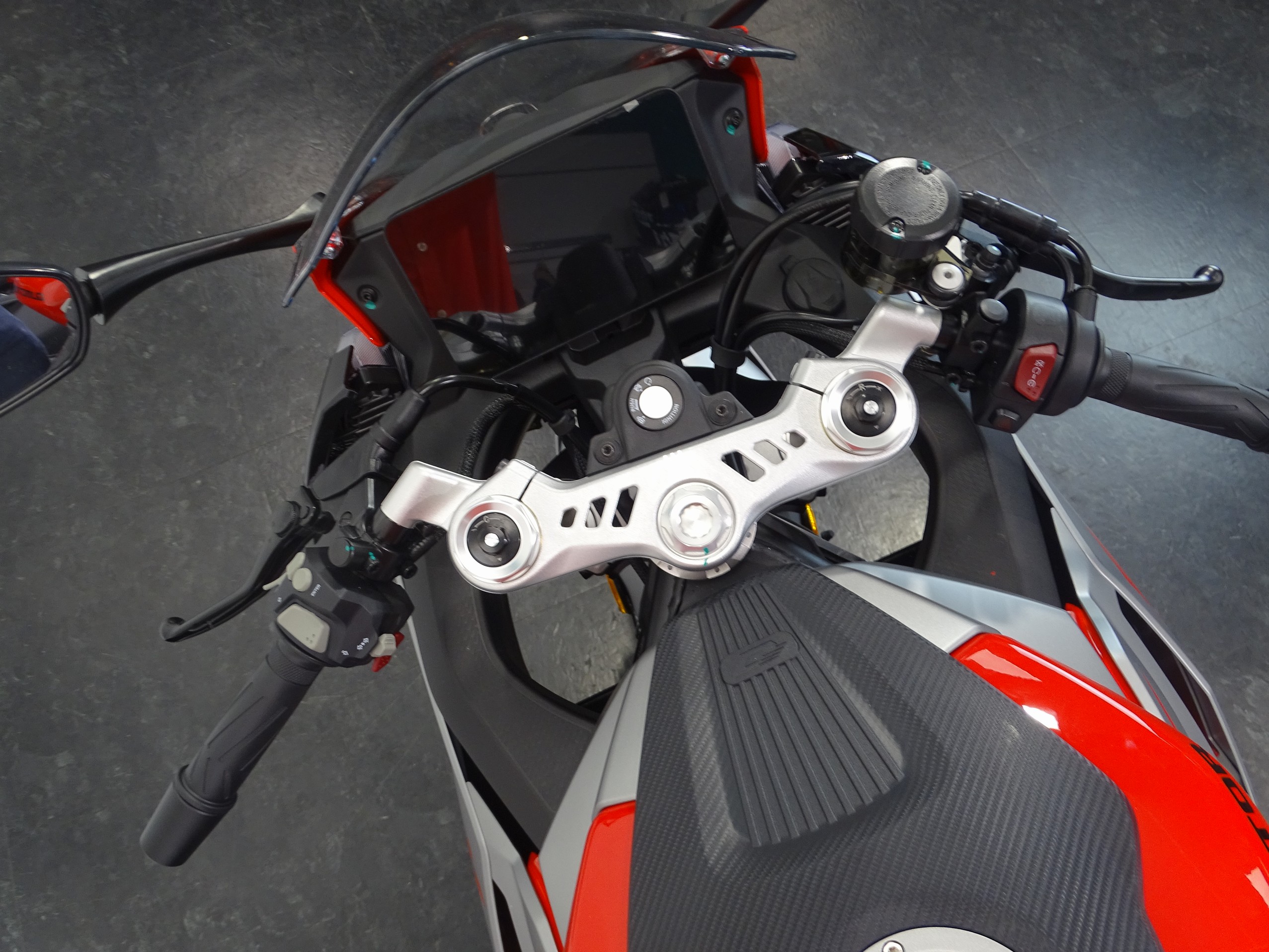 QJMOTOR SRK 421 RR