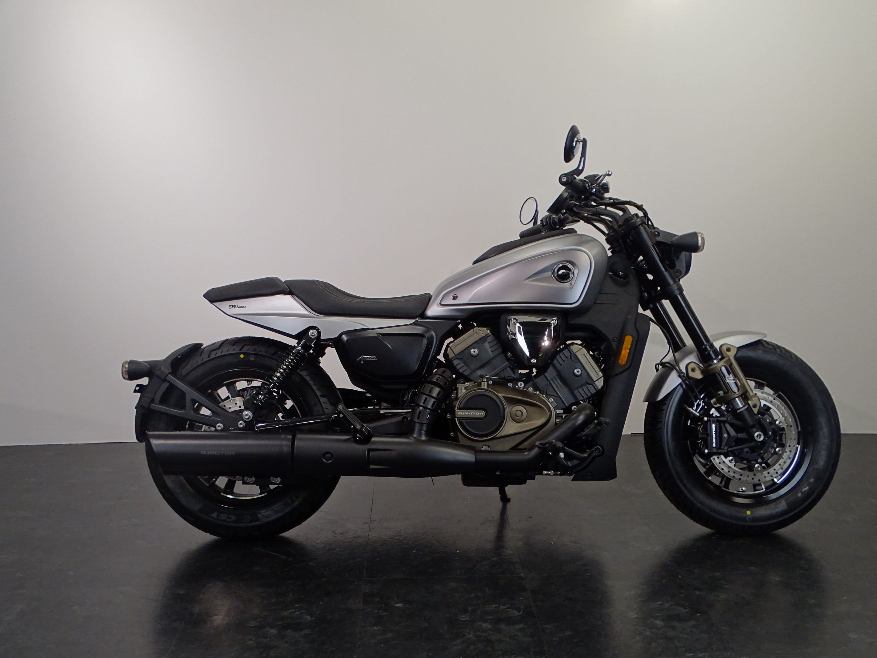 QJMOTOR SRV 600 V4