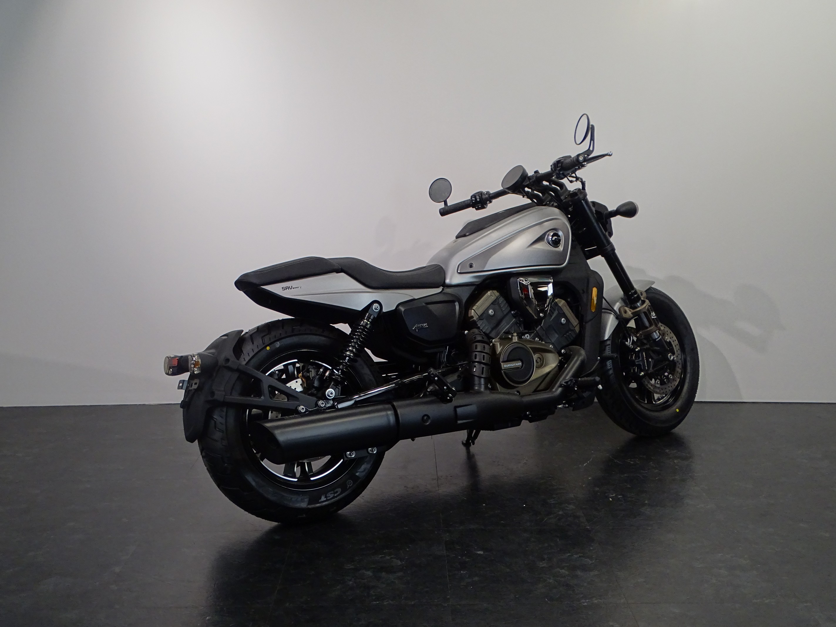 QJMOTOR SRV 600 V4