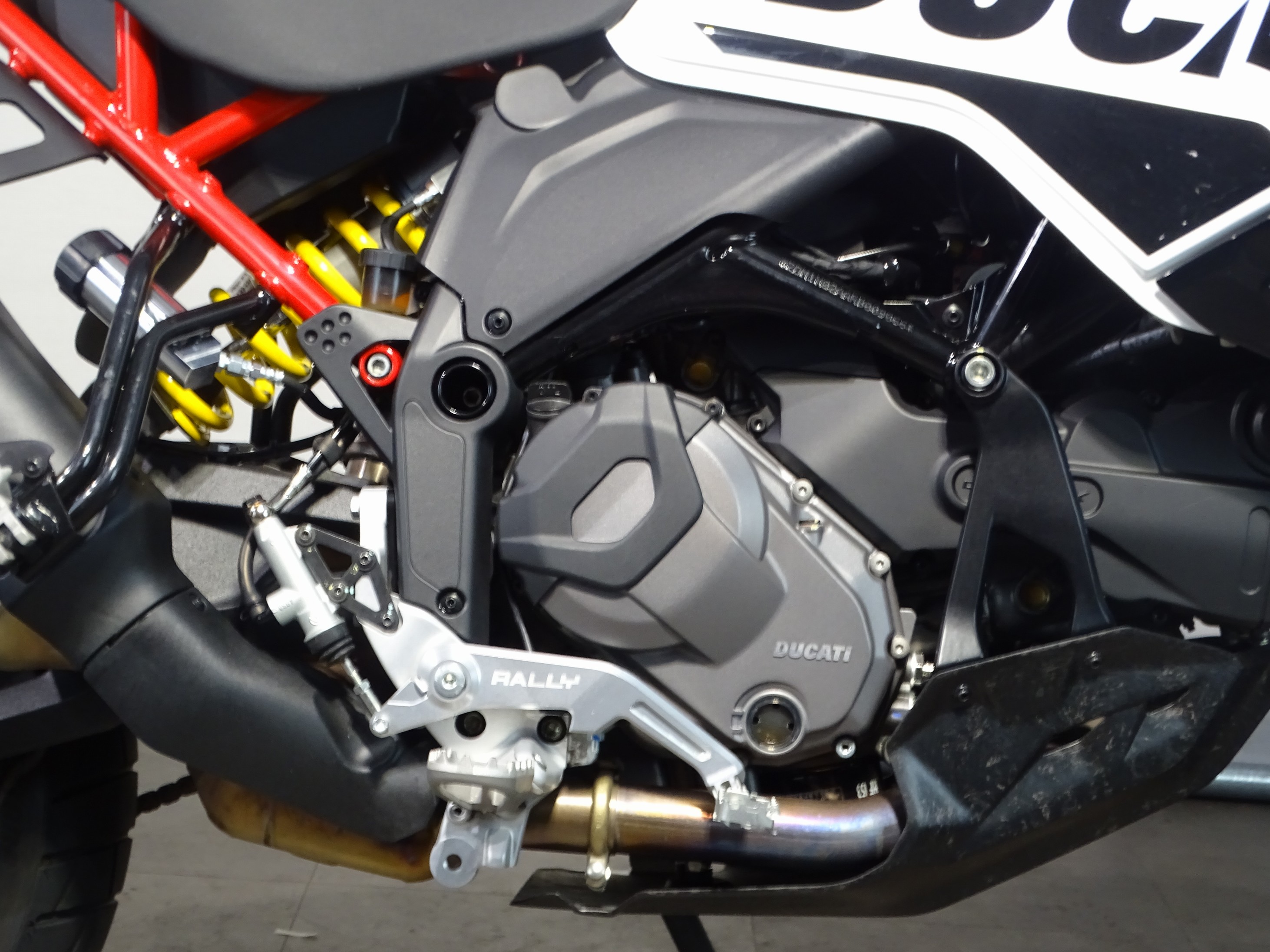 DUCATI DESERT X RALLY