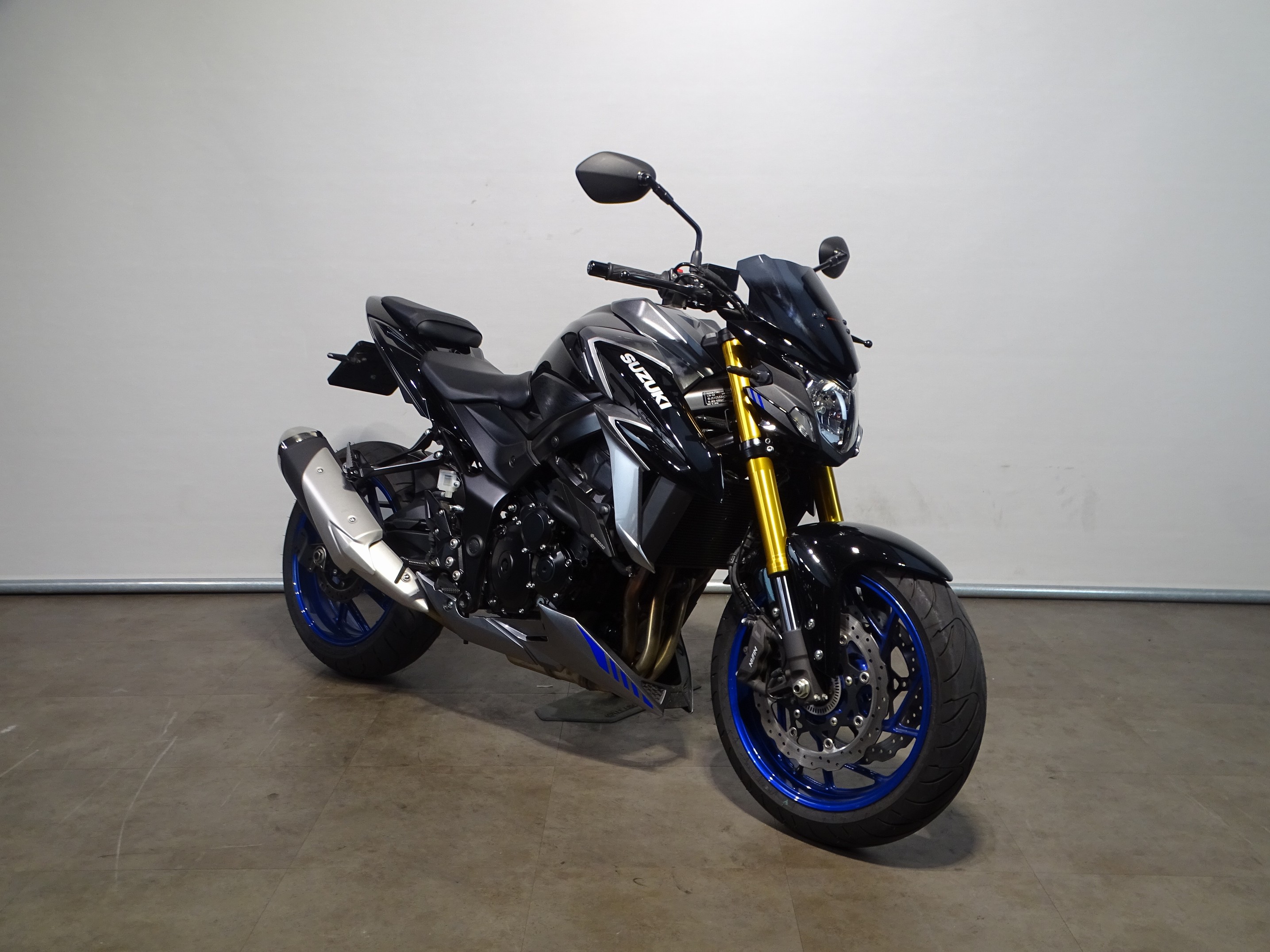 SUZUKI GSX-S 750