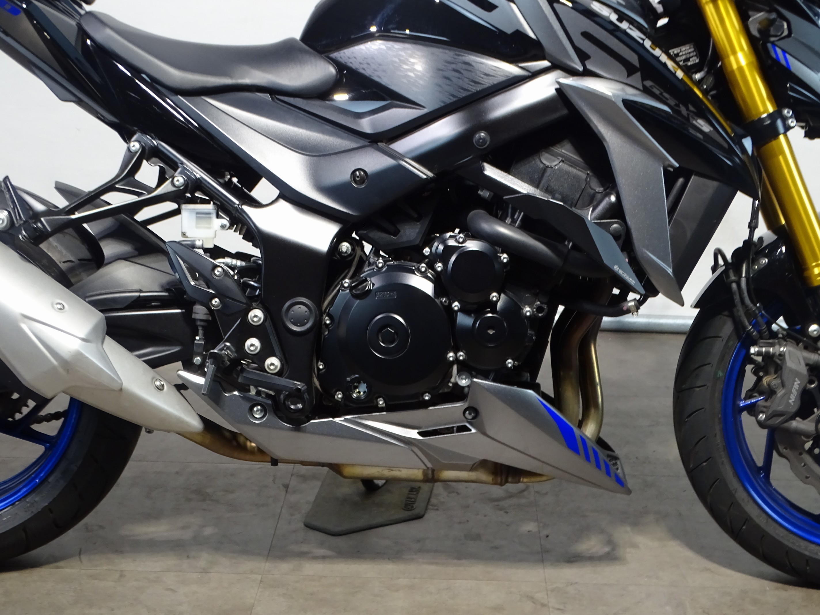 SUZUKI GSX-S 750