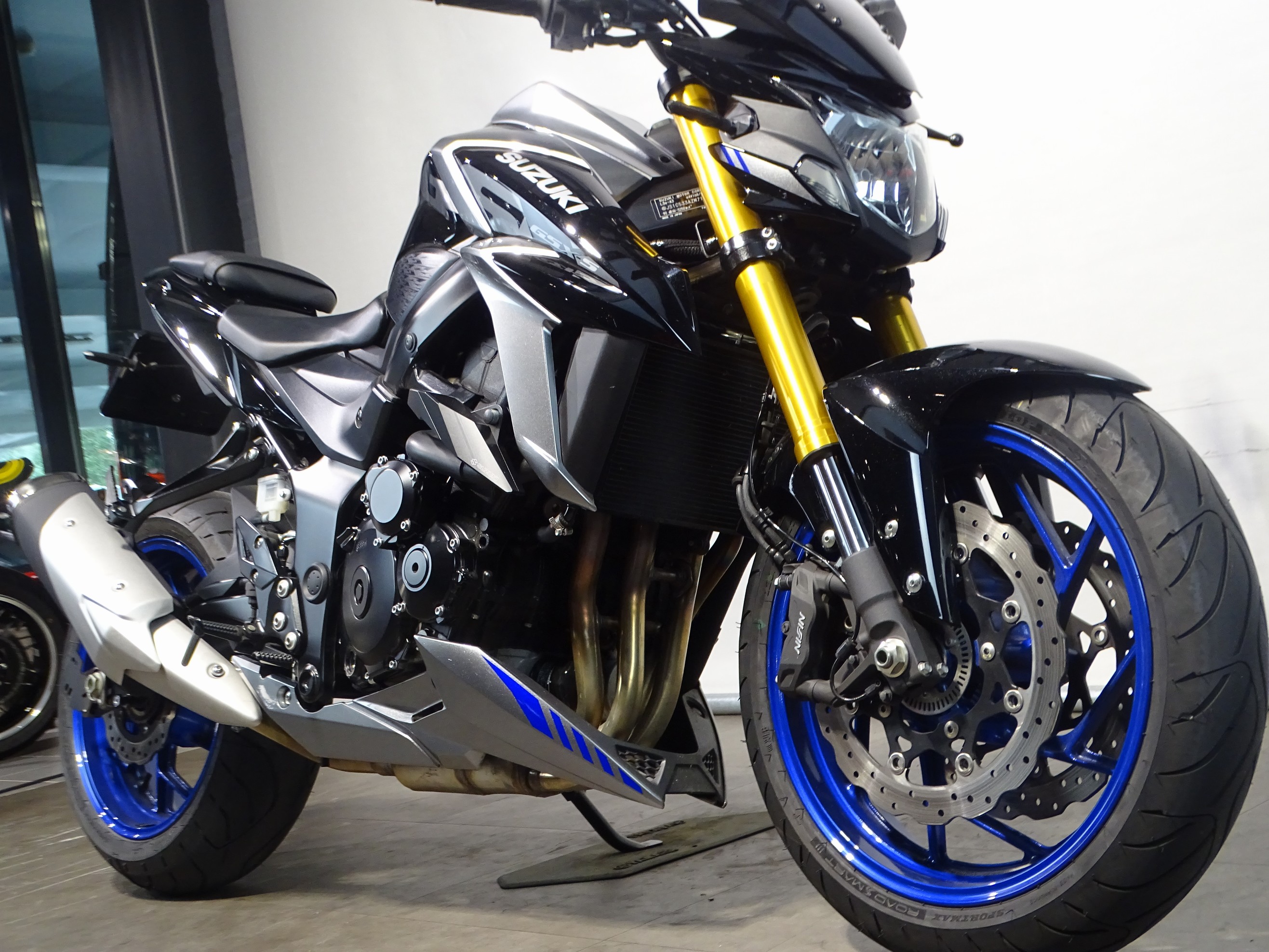 SUZUKI GSX-S 750