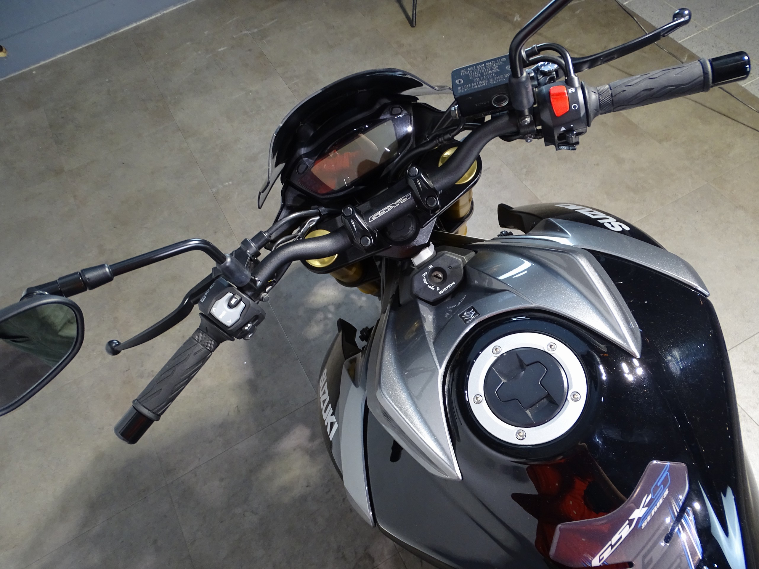 SUZUKI GSX-S 750