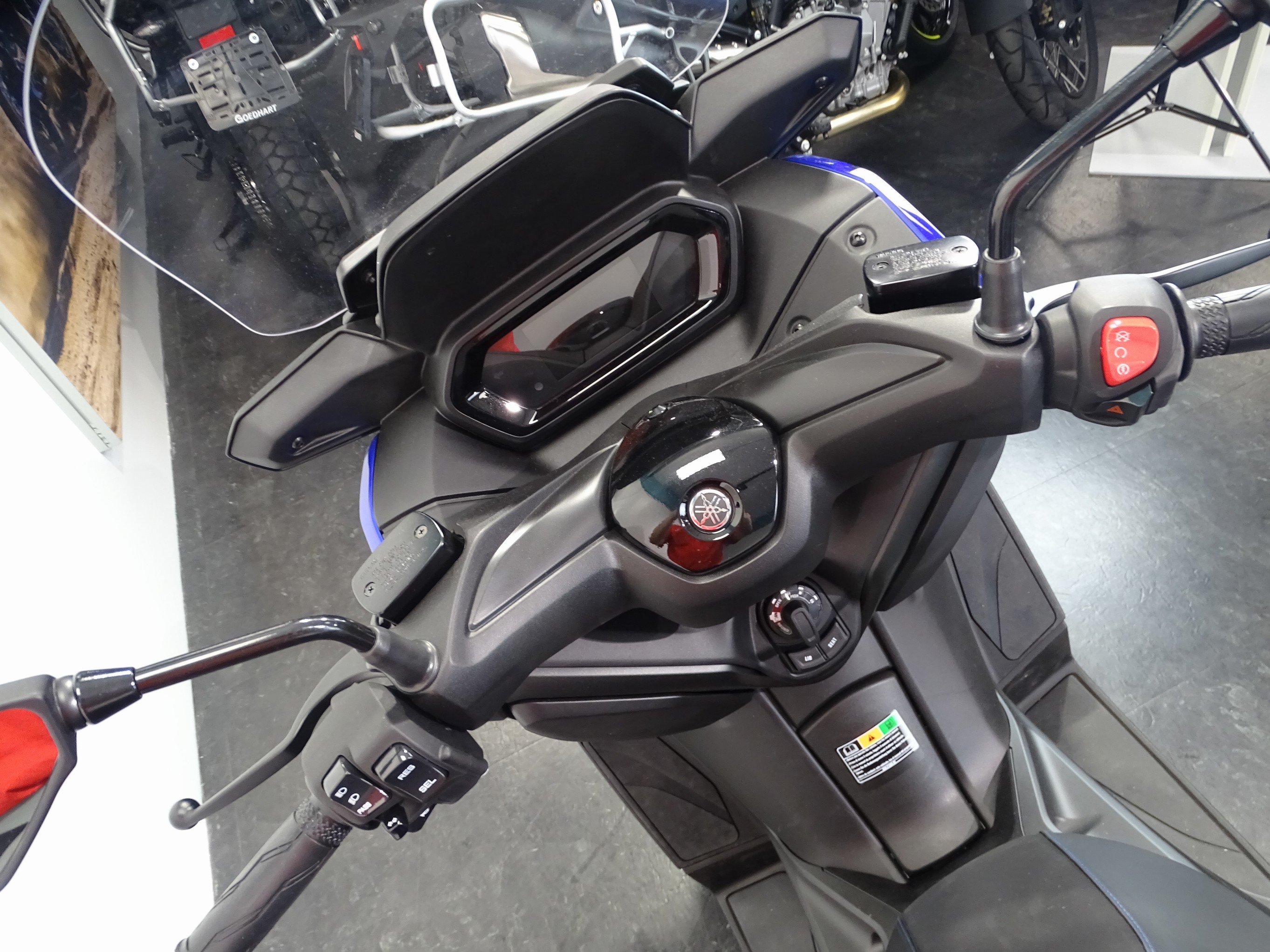 YAMAHA X-MAX 300 ABS