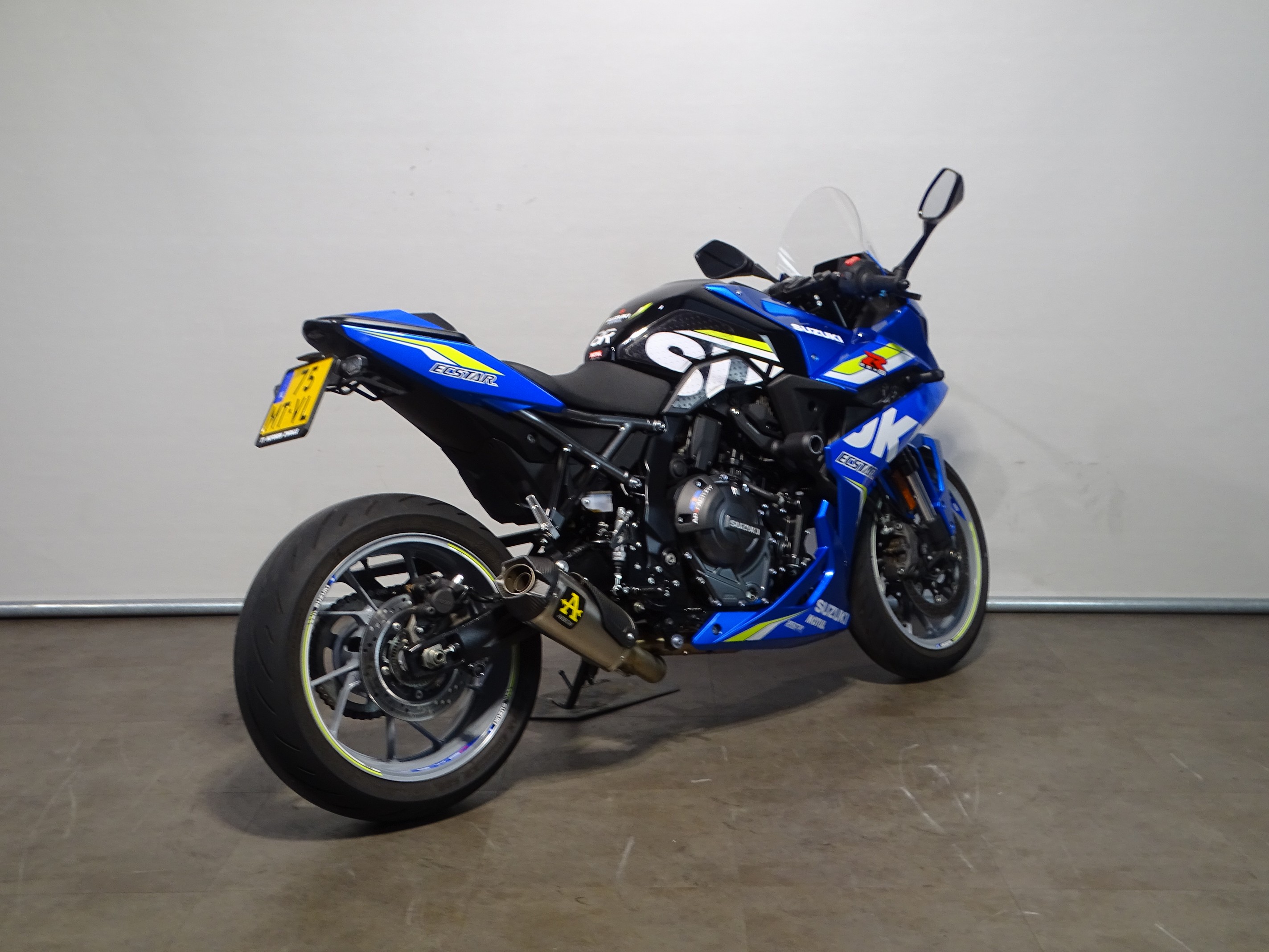 SUZUKI GSX-8R