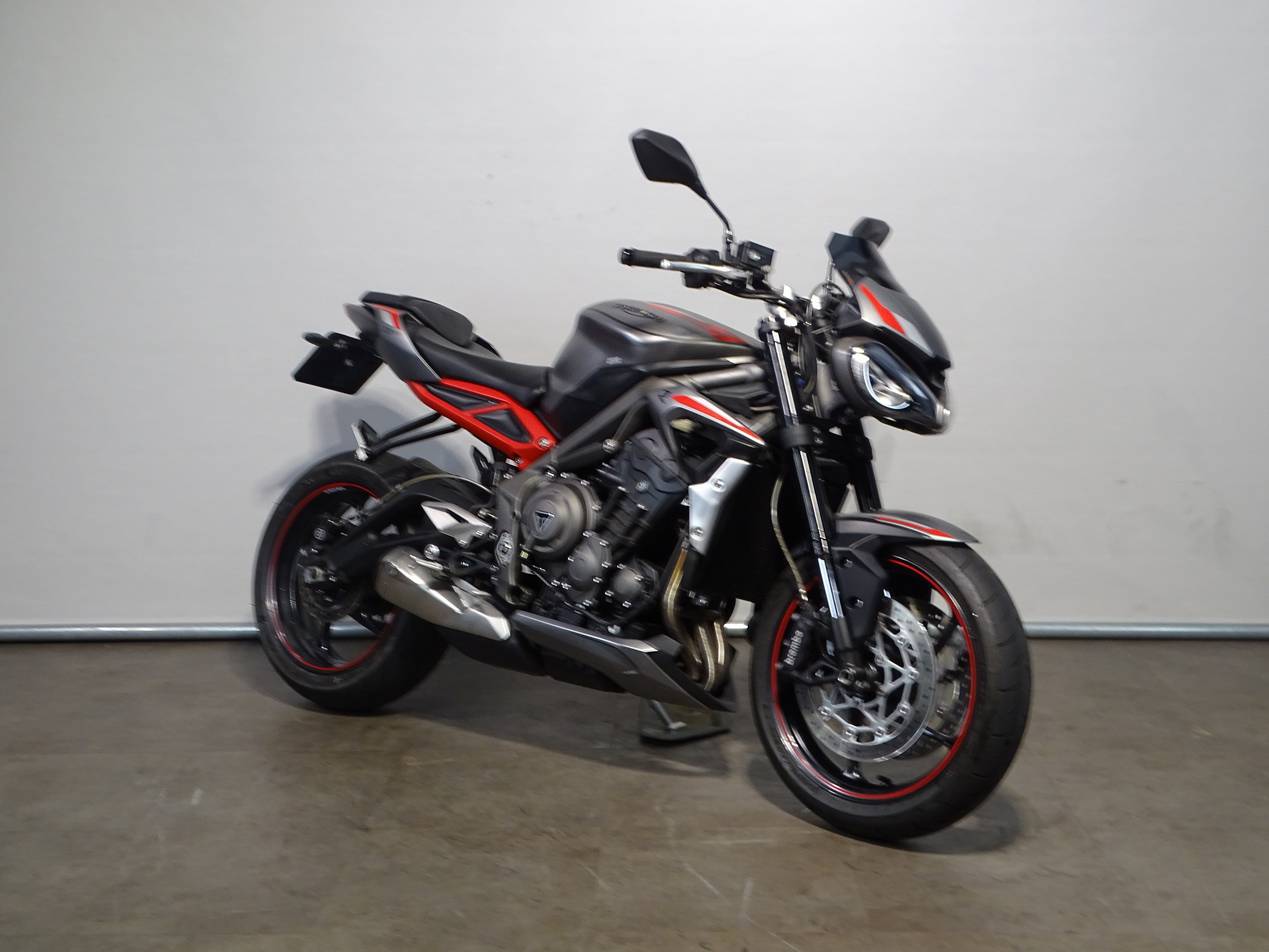 TRIUMPH STREET TRIPLE R