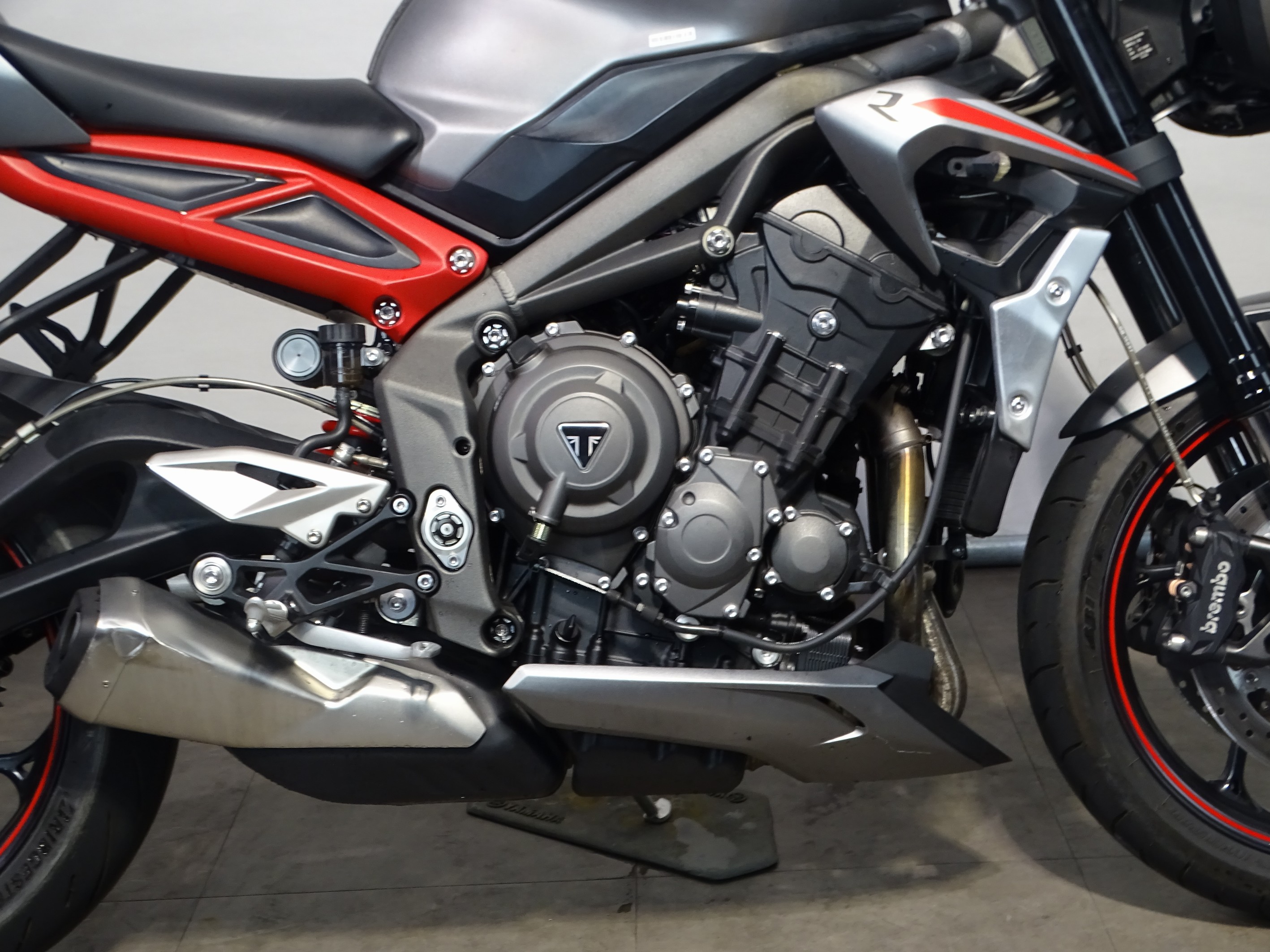 TRIUMPH STREET TRIPLE R