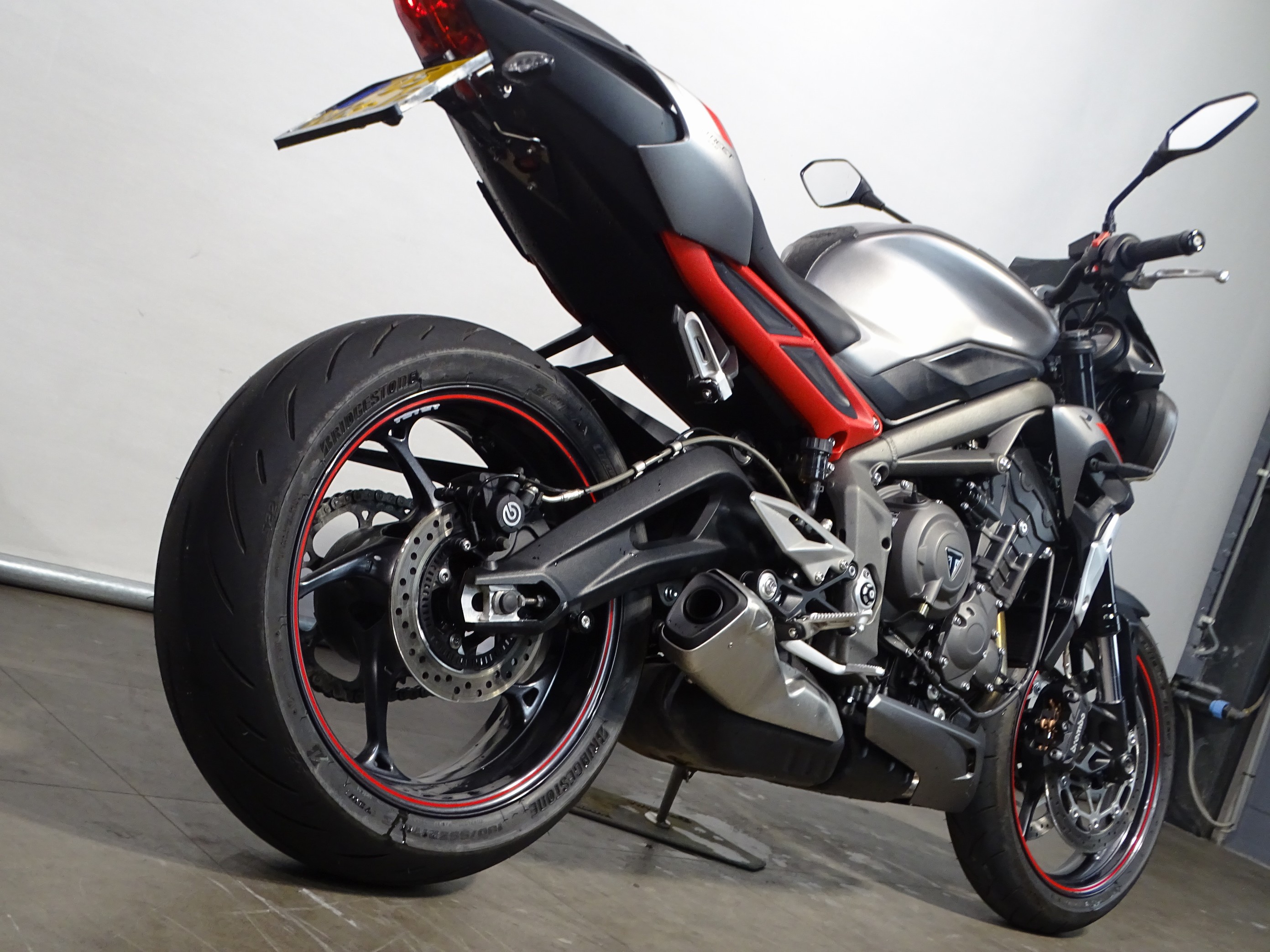 TRIUMPH STREET TRIPLE R