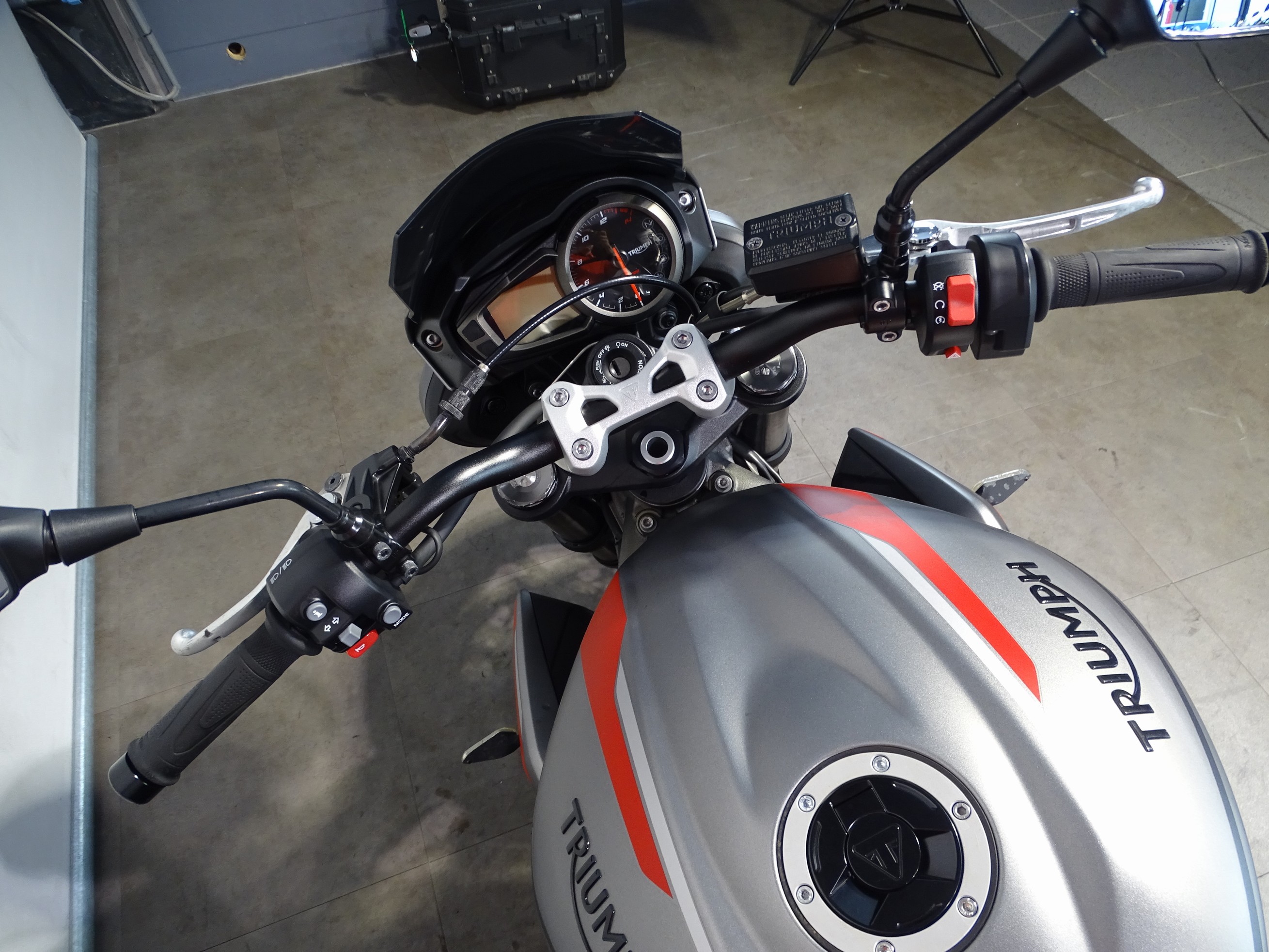 TRIUMPH STREET TRIPLE R