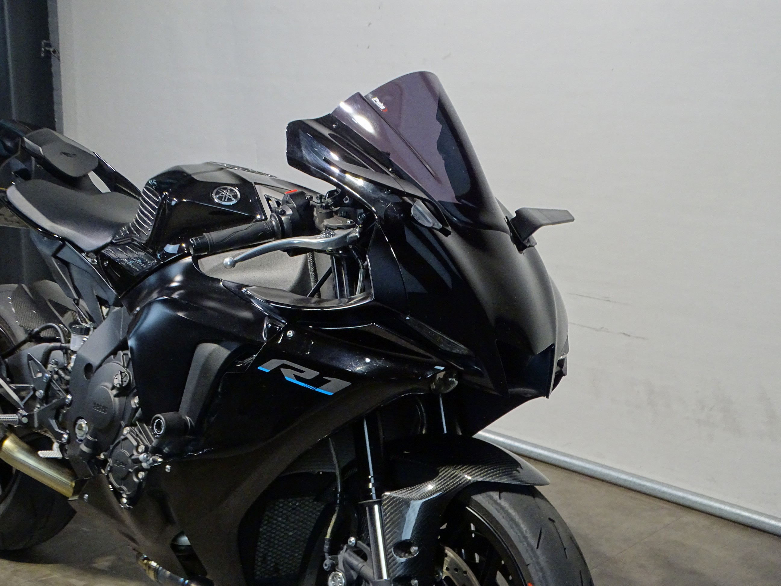 YAMAHA YZF-R1
