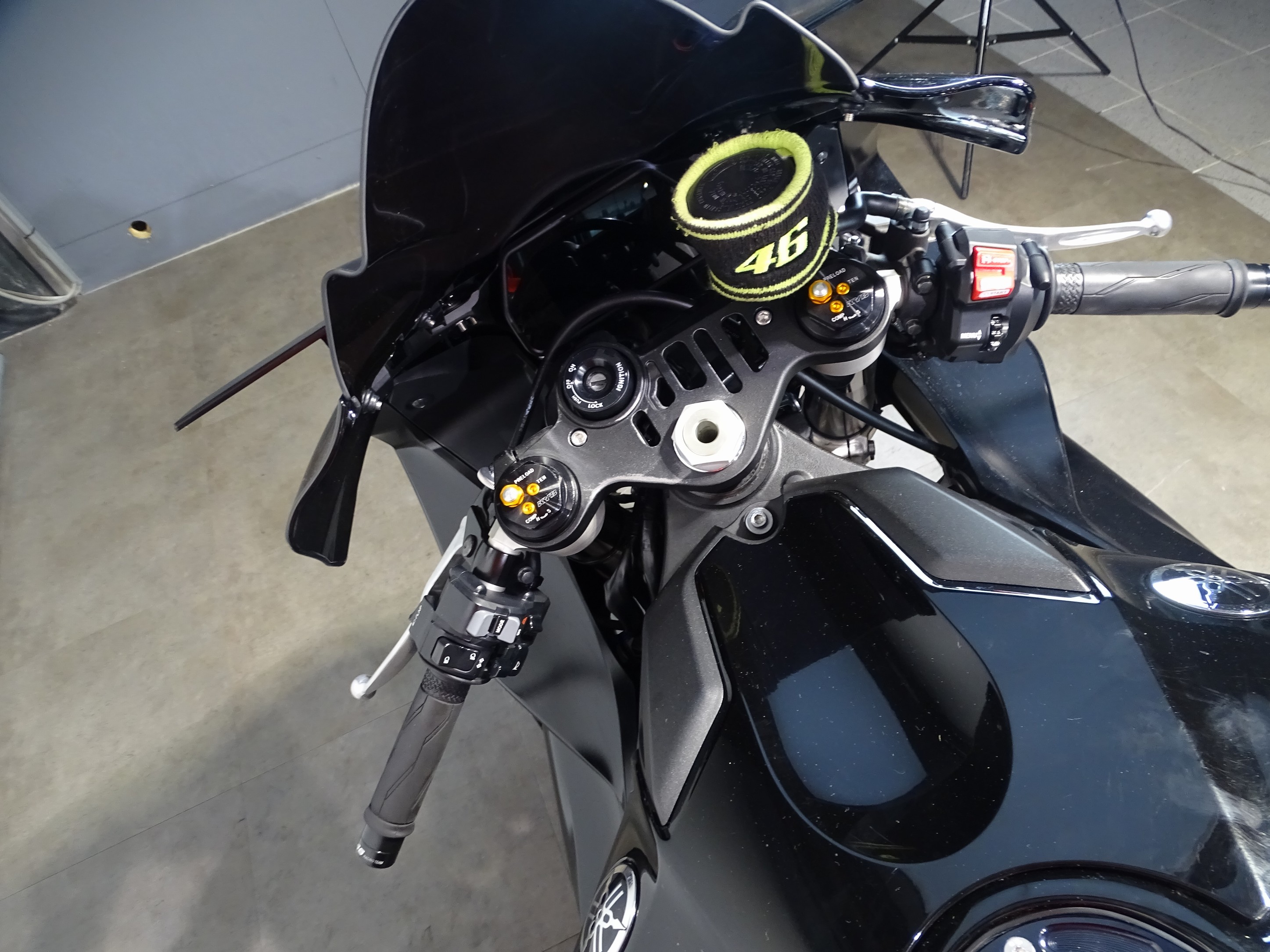 YAMAHA YZF-R1