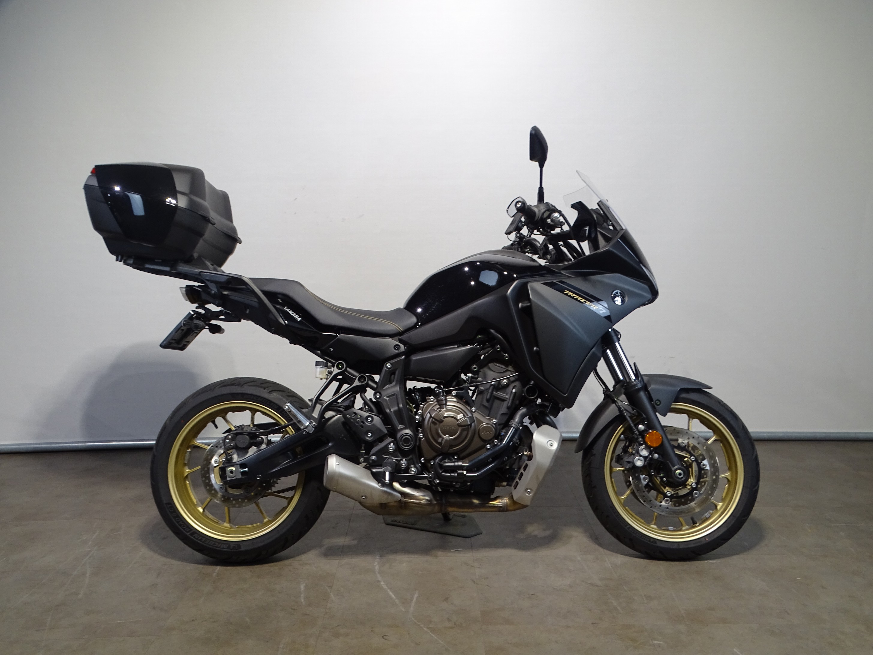 YAMAHA TRACER 7