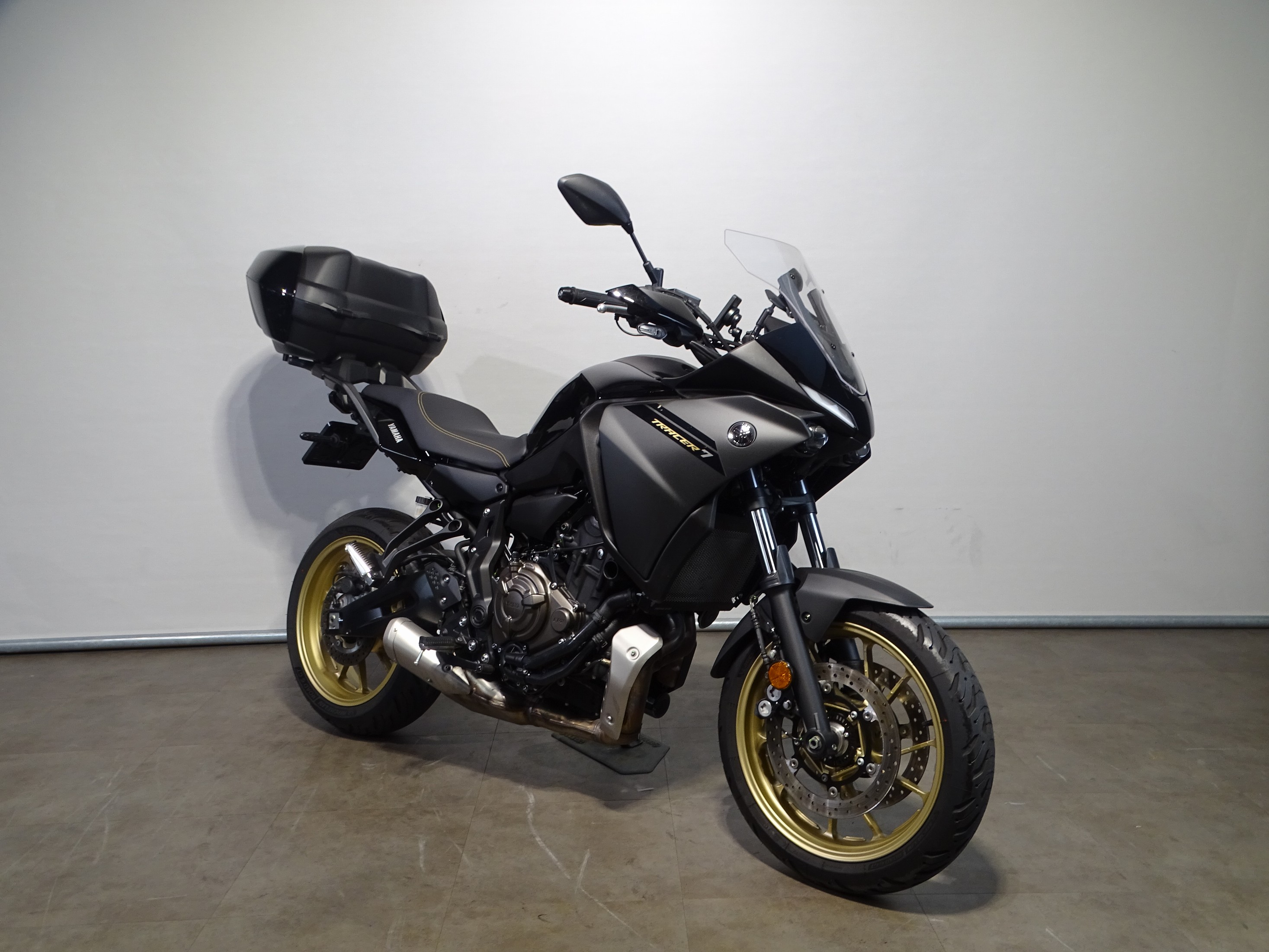 YAMAHA TRACER 7