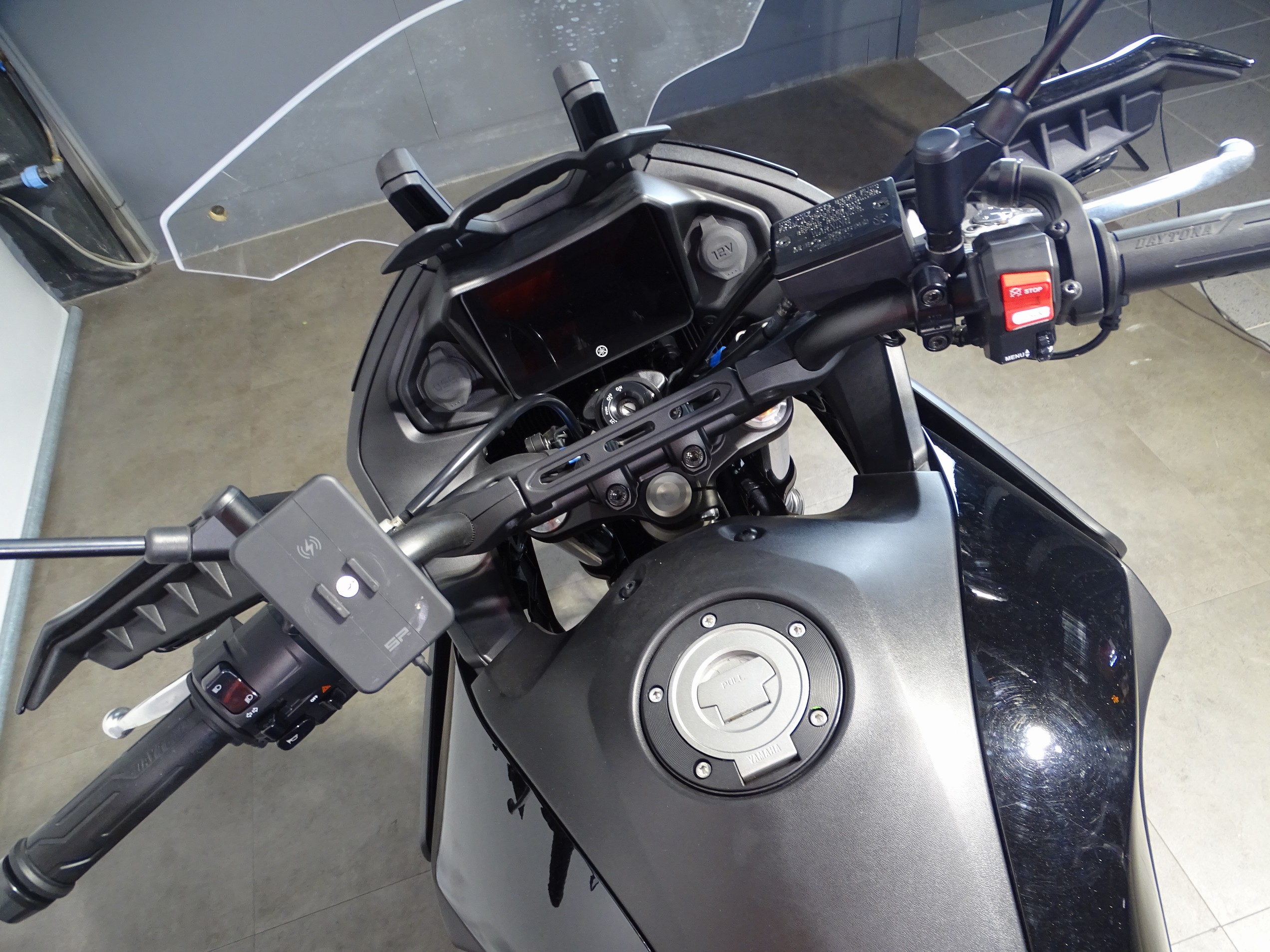YAMAHA TRACER 7