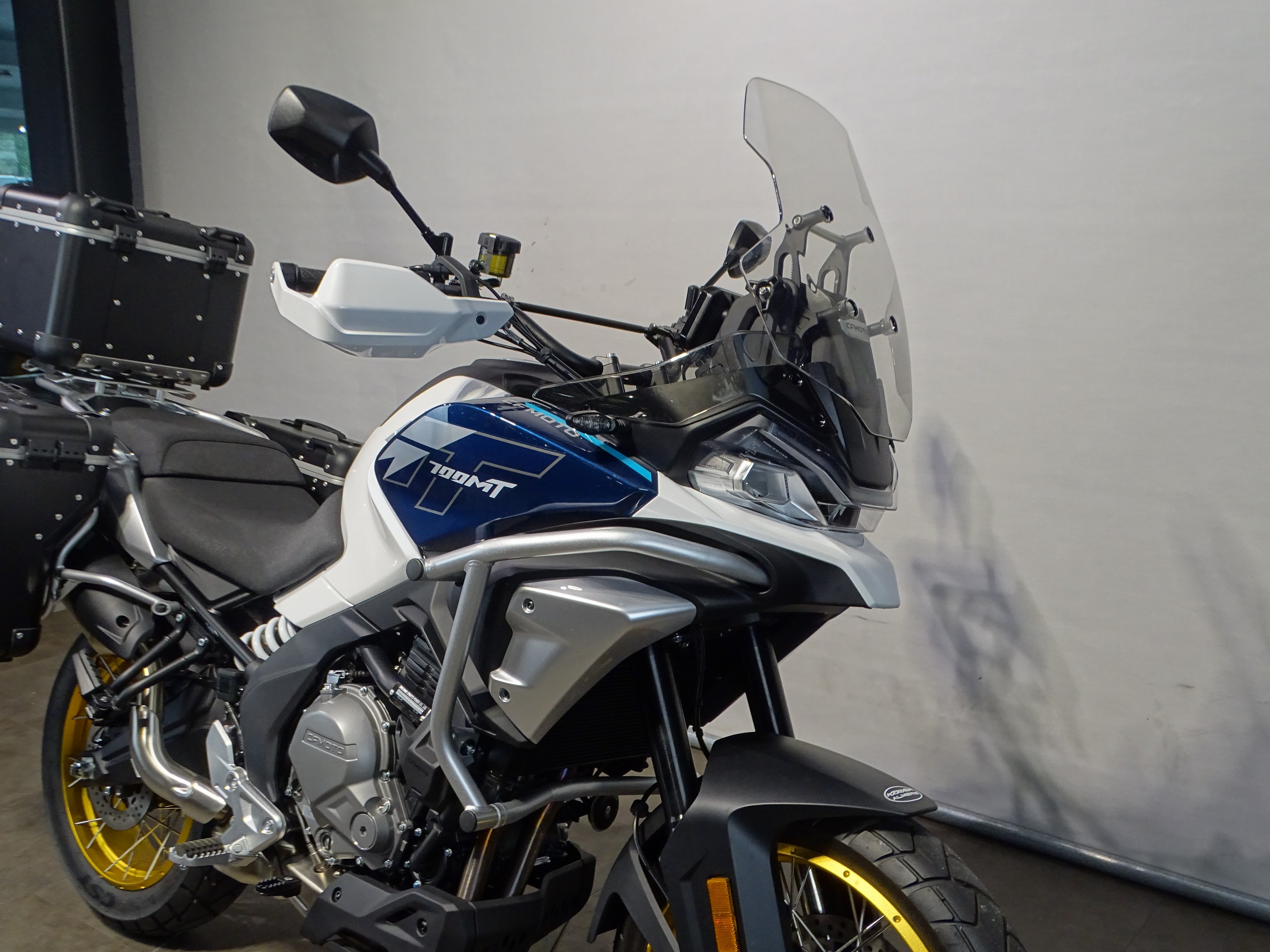 CFMOTO 700 MT ADVENTURE GT
