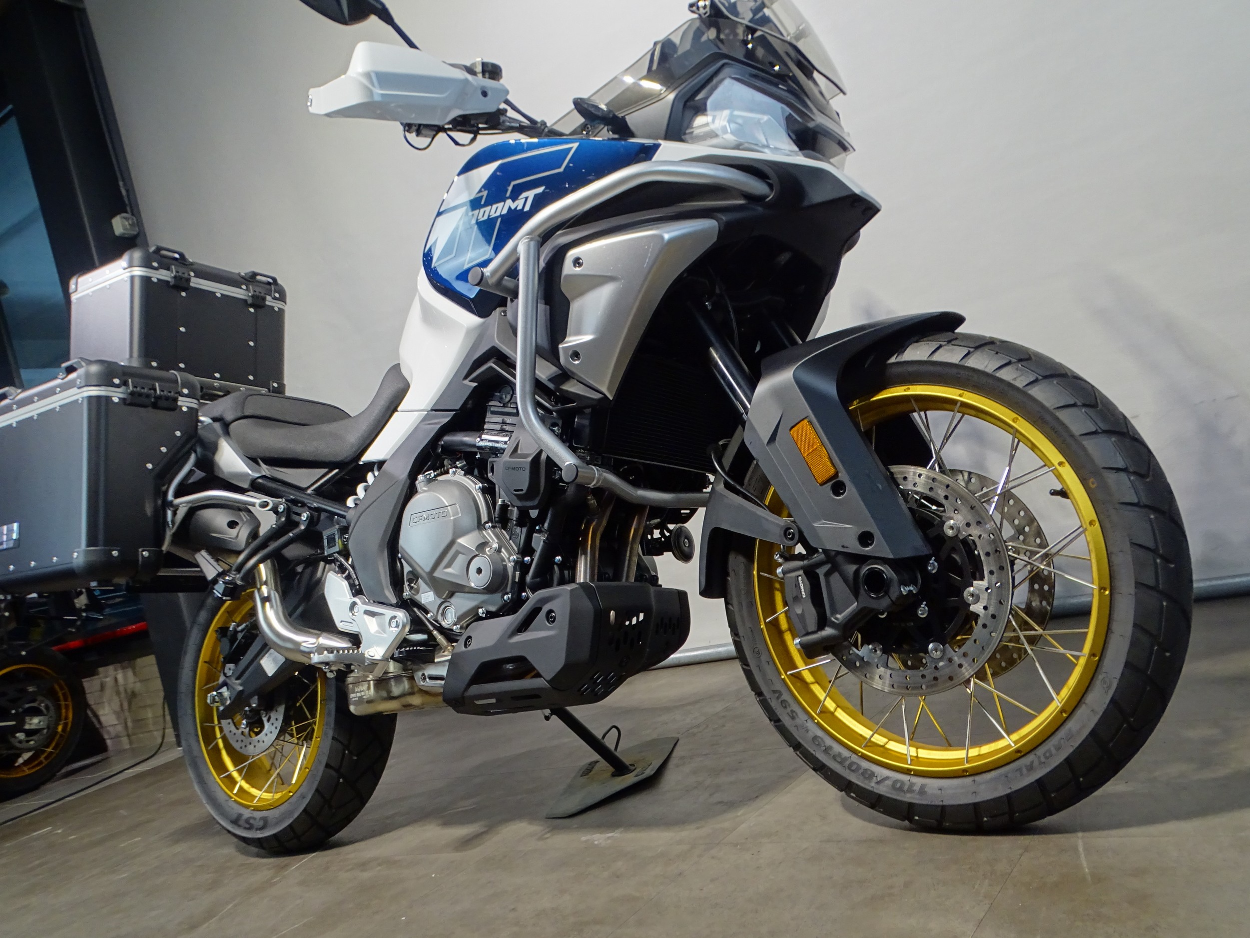 CFMOTO 700 MT ADVENTURE GT