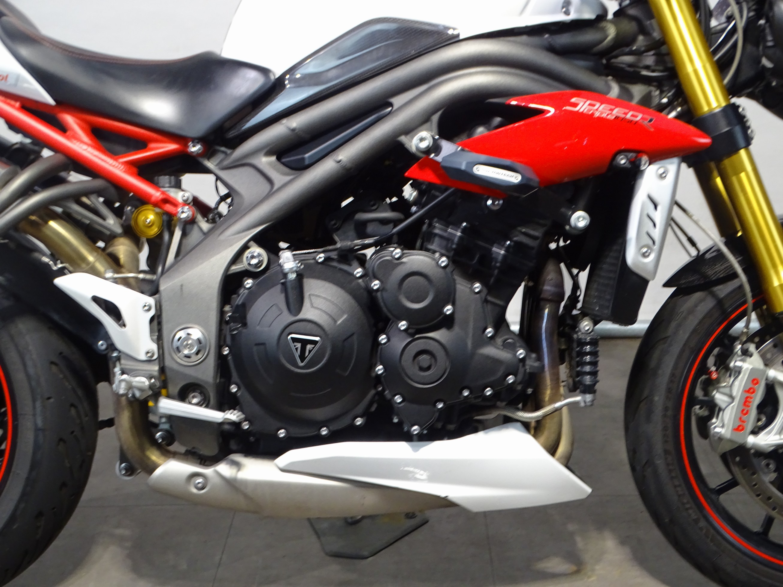 TRIUMPH SPEED TRIPLE 1050 ABS