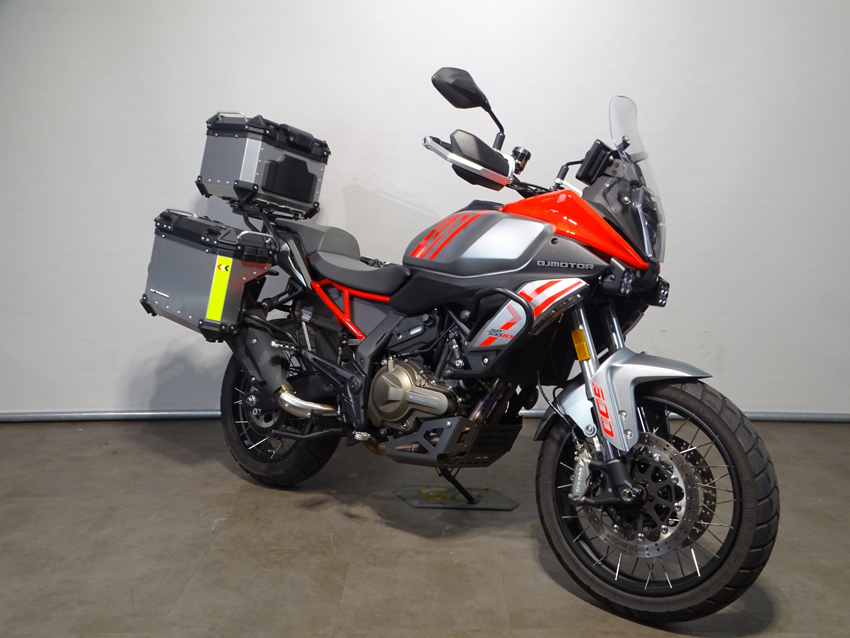 QJMOTOR SRT 600 SX TOURING