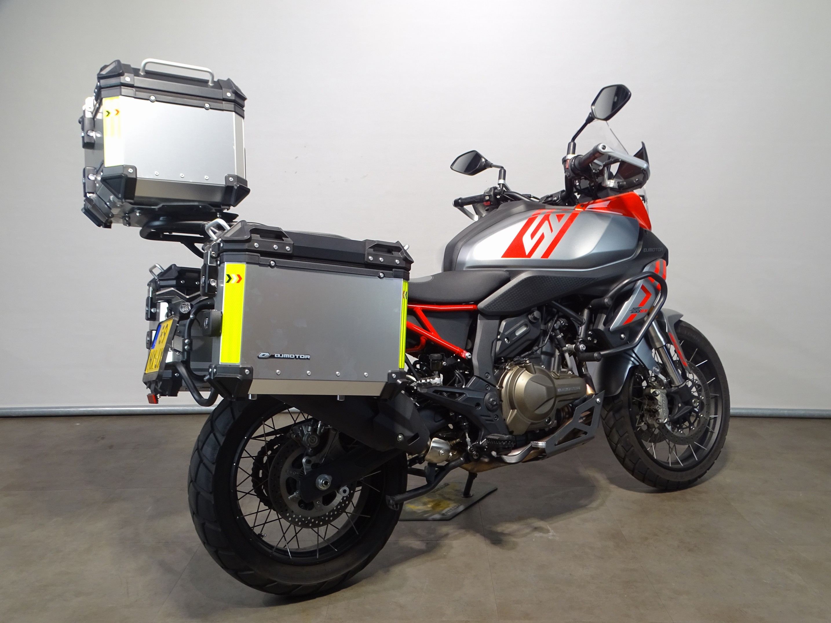 QJMOTOR SRT 600 SX TOURING