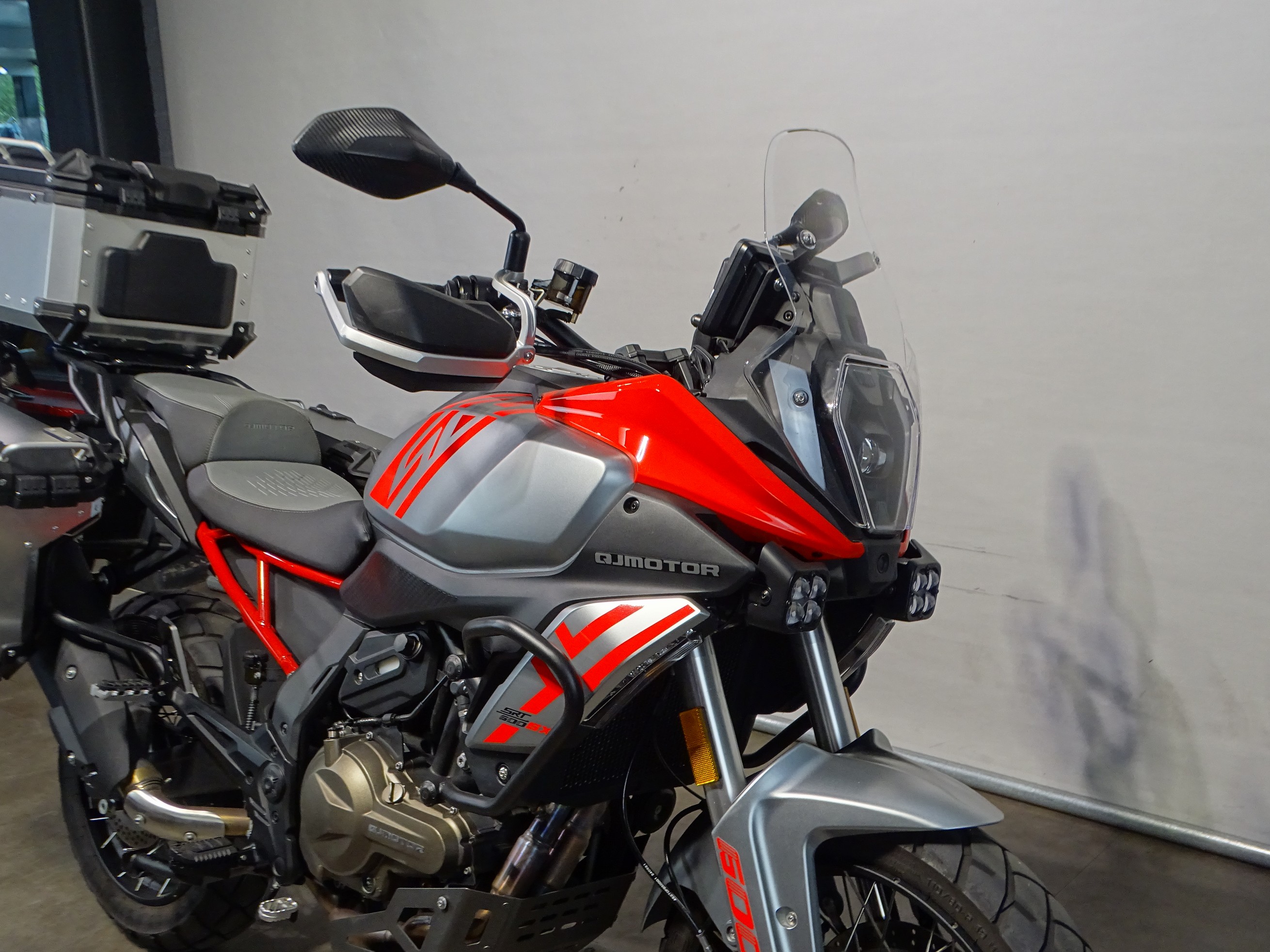 QJMOTOR SRT 600 SX TOURING