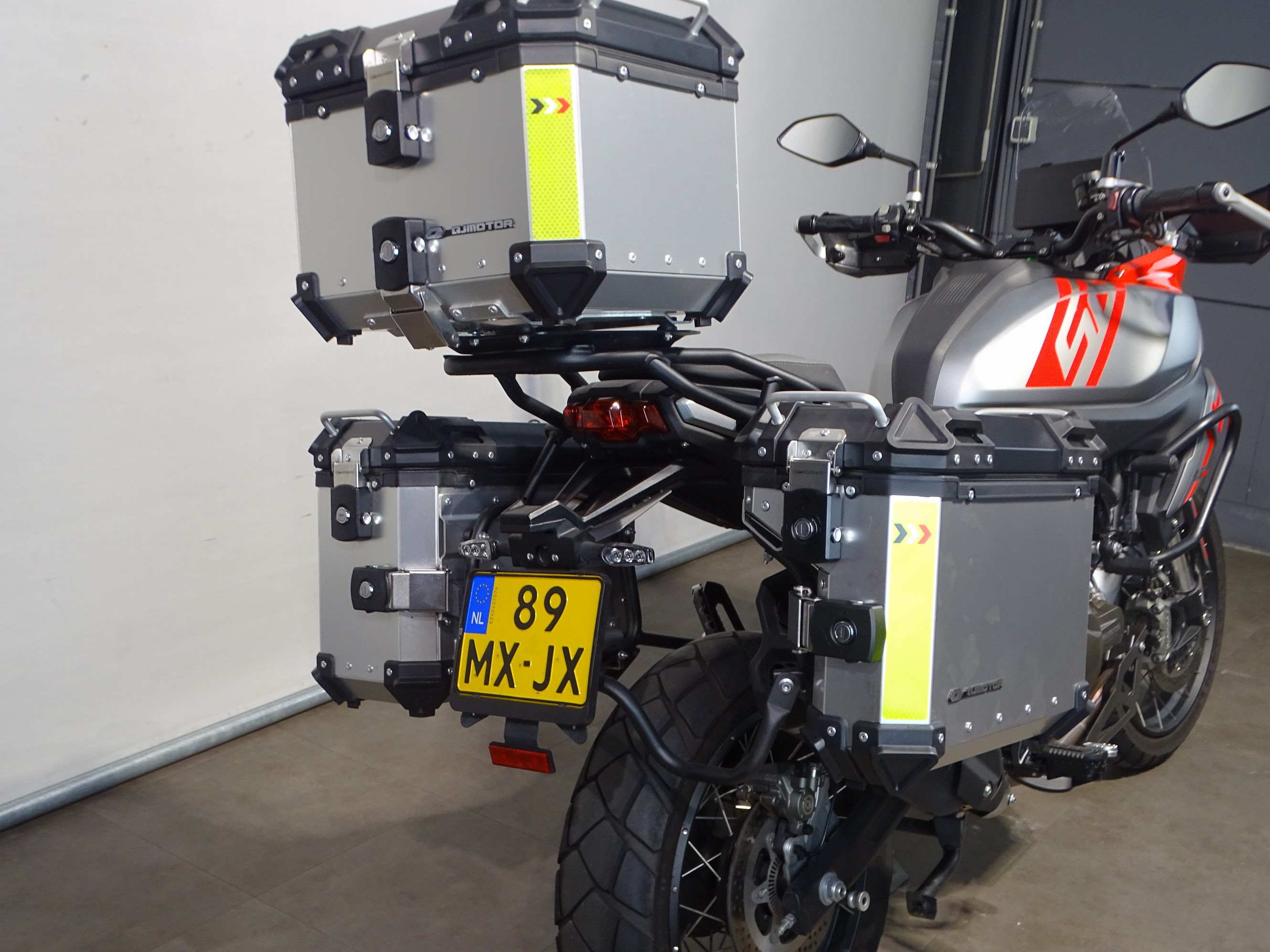 QJMOTOR SRT 600 SX TOURING
