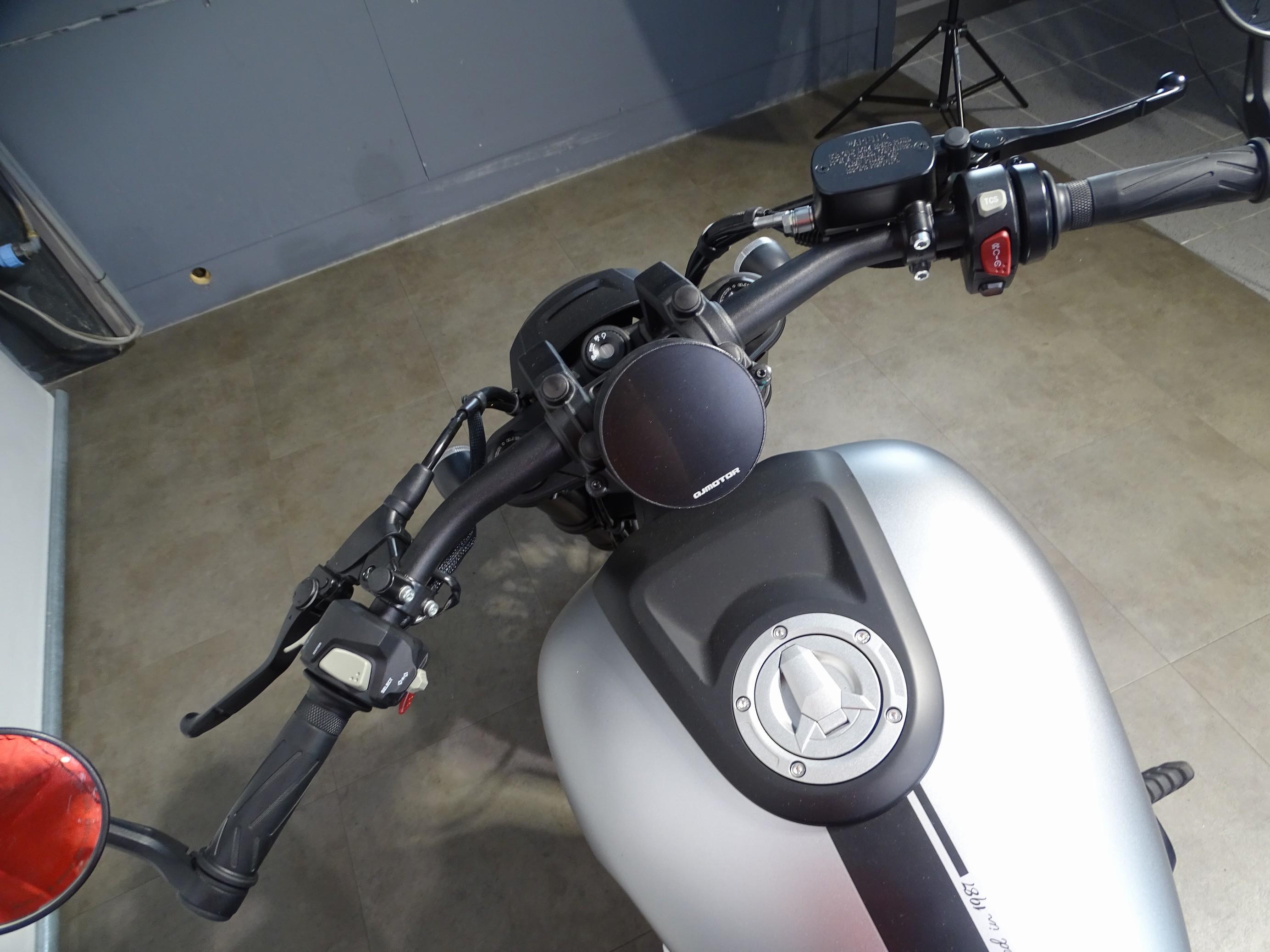 QJMOTOR SRV 600 V4