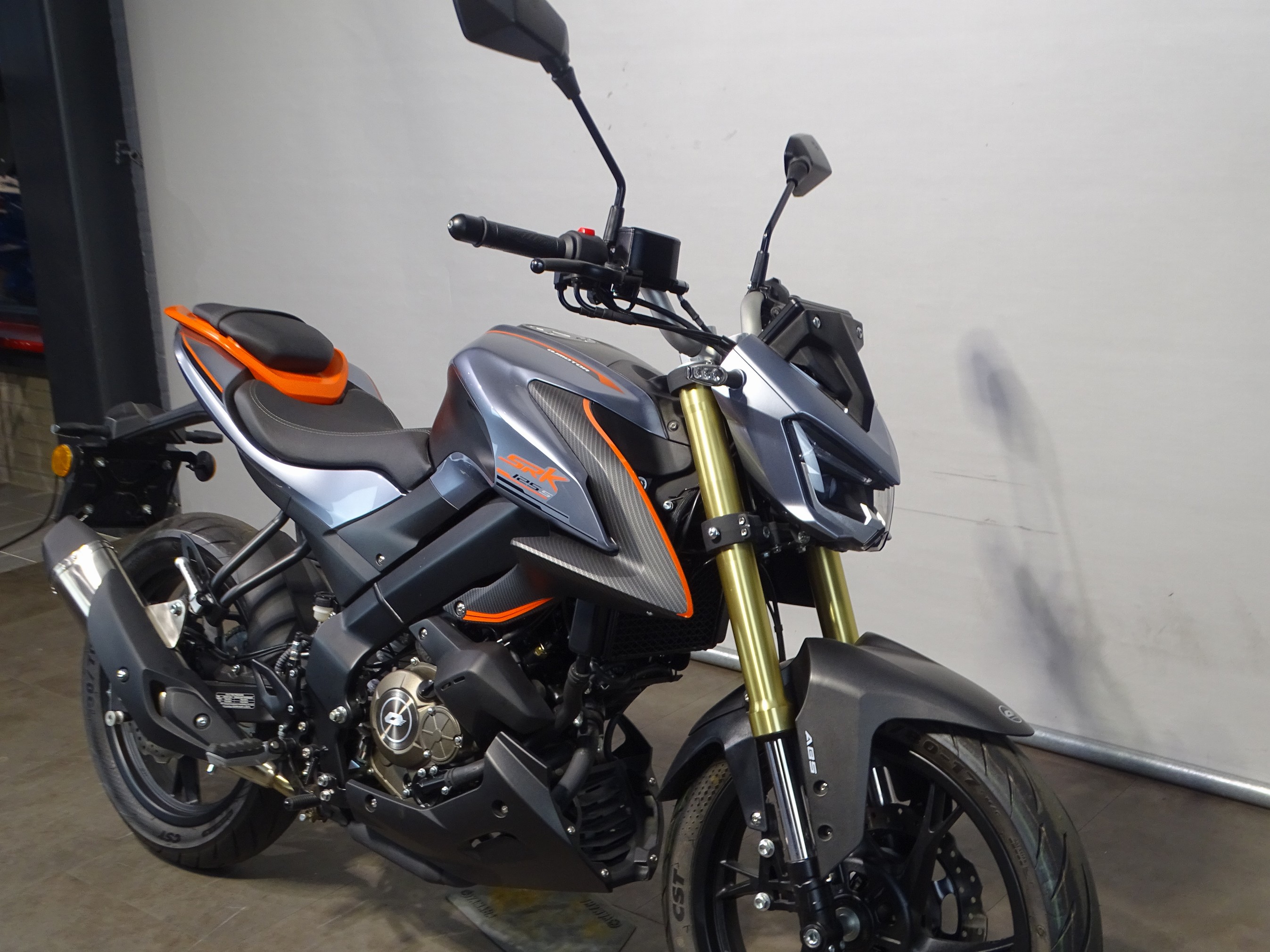 QJMOTOR SRK 125 S