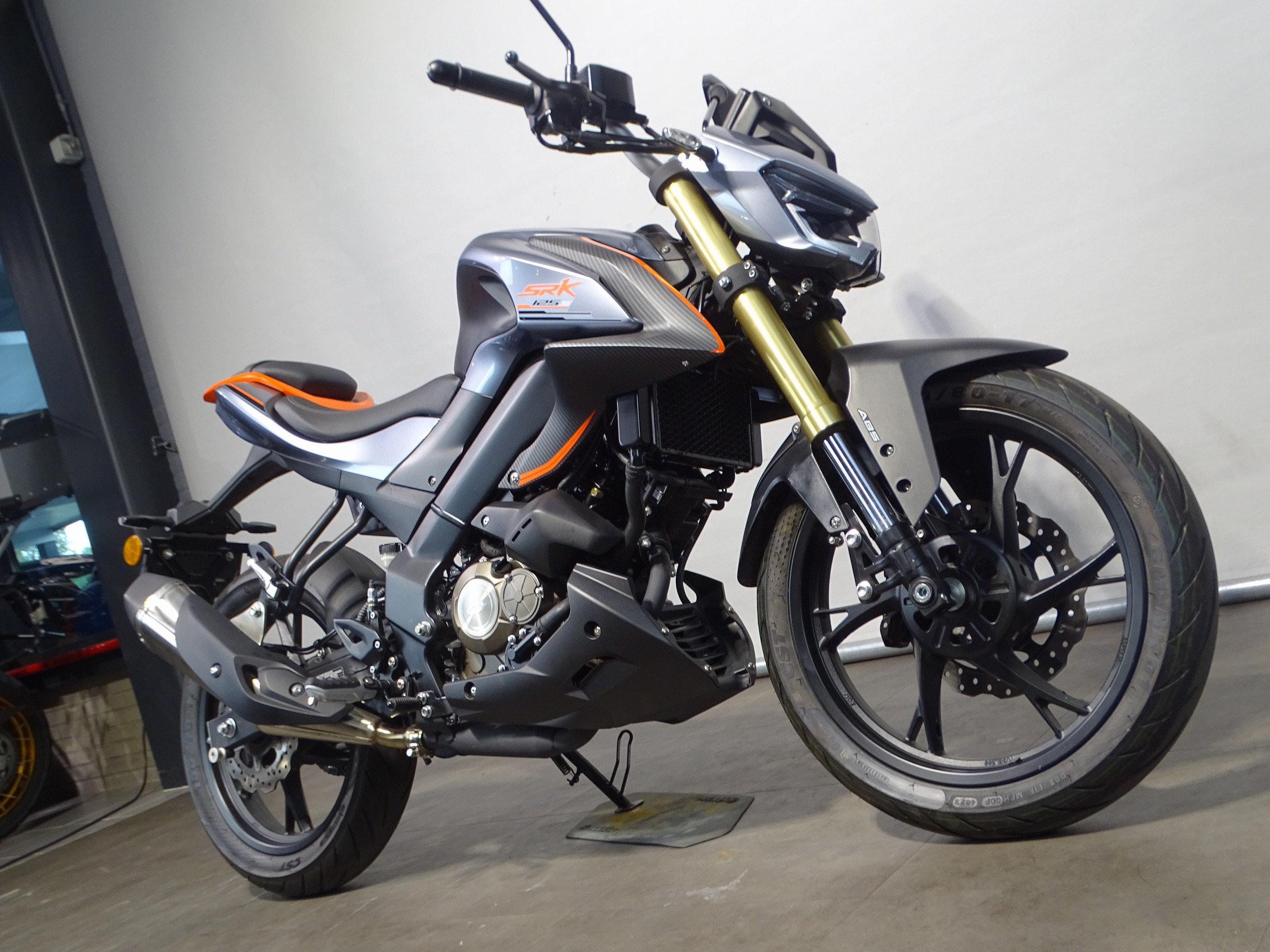 QJMOTOR SRK 125 S