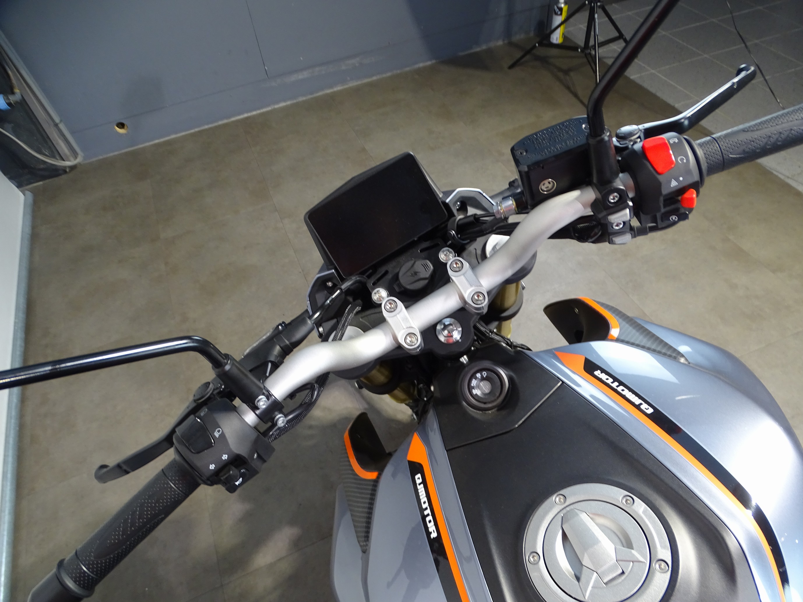 QJMOTOR SRK 125 S