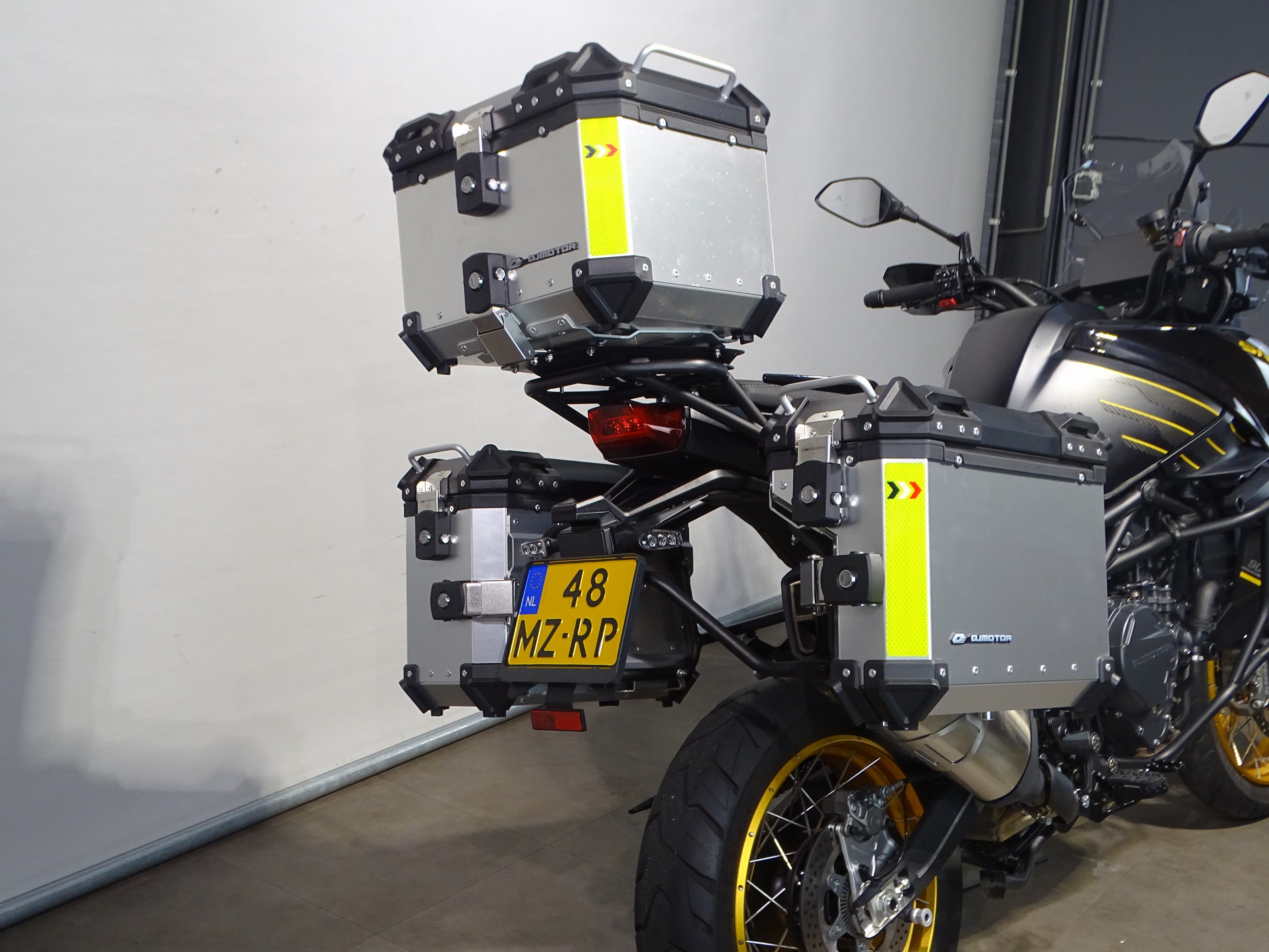 QJMOTOR SRT 900 SX TOURING