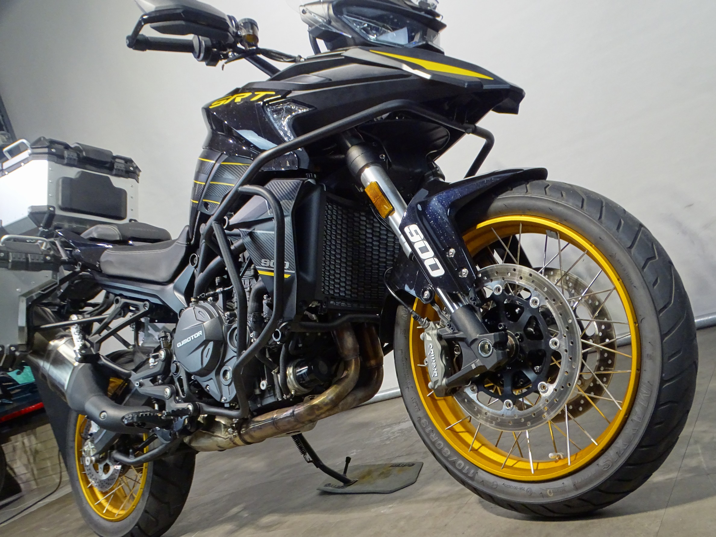 QJMOTOR SRT 900 SX TOURING