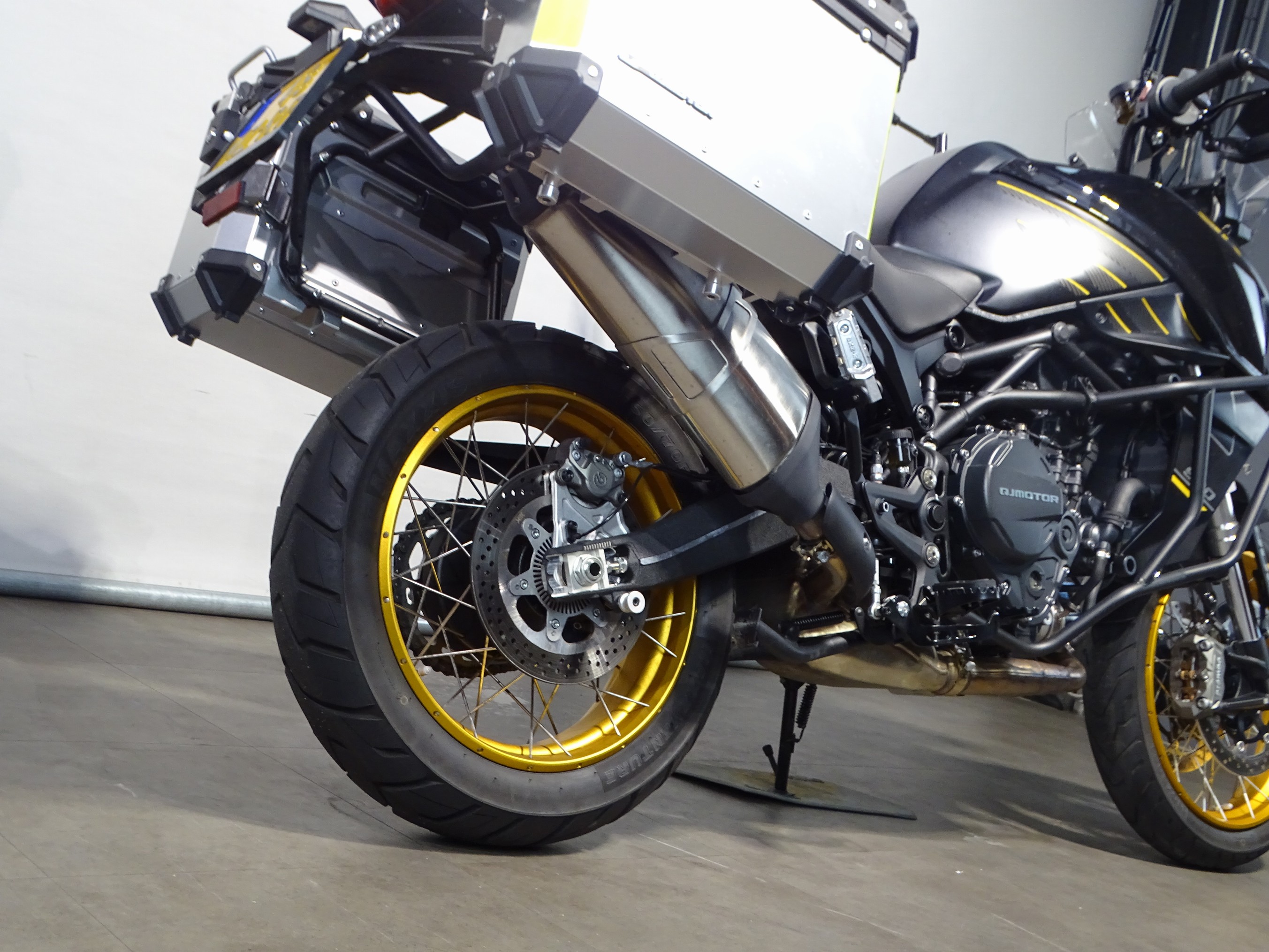 QJMOTOR SRT 900 SX TOURING