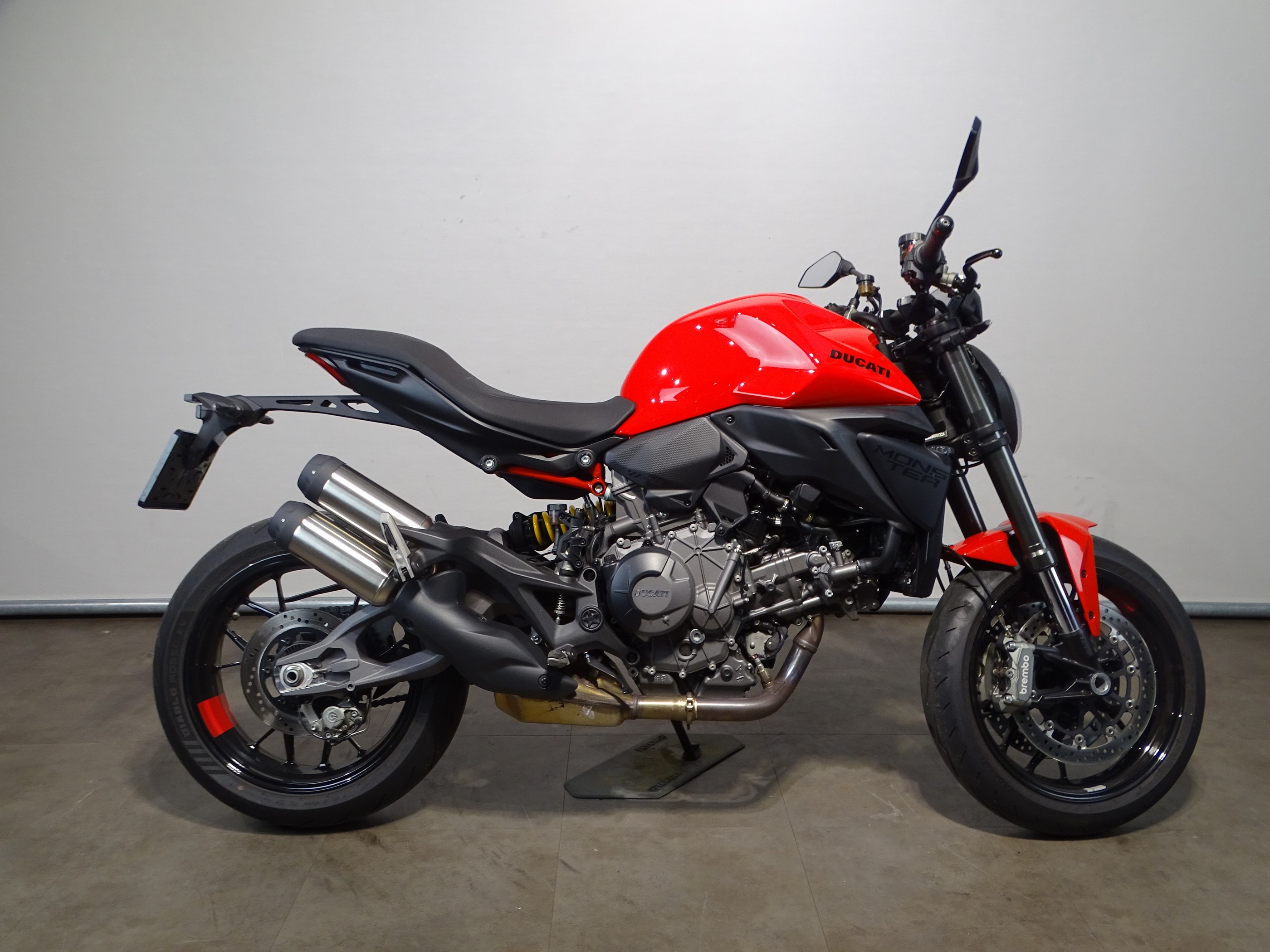 DUCATI MONSTER V2