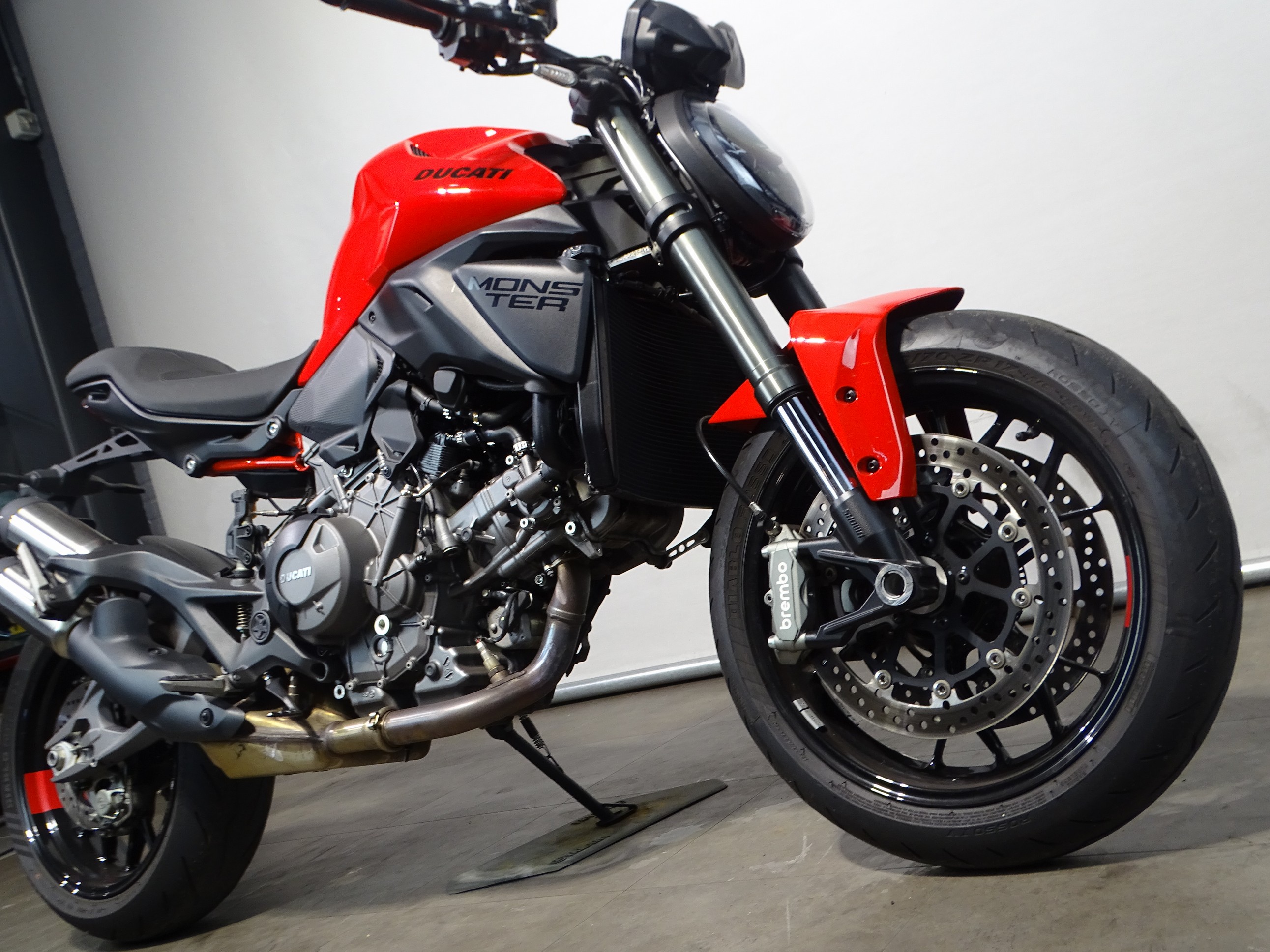 DUCATI MONSTER V2