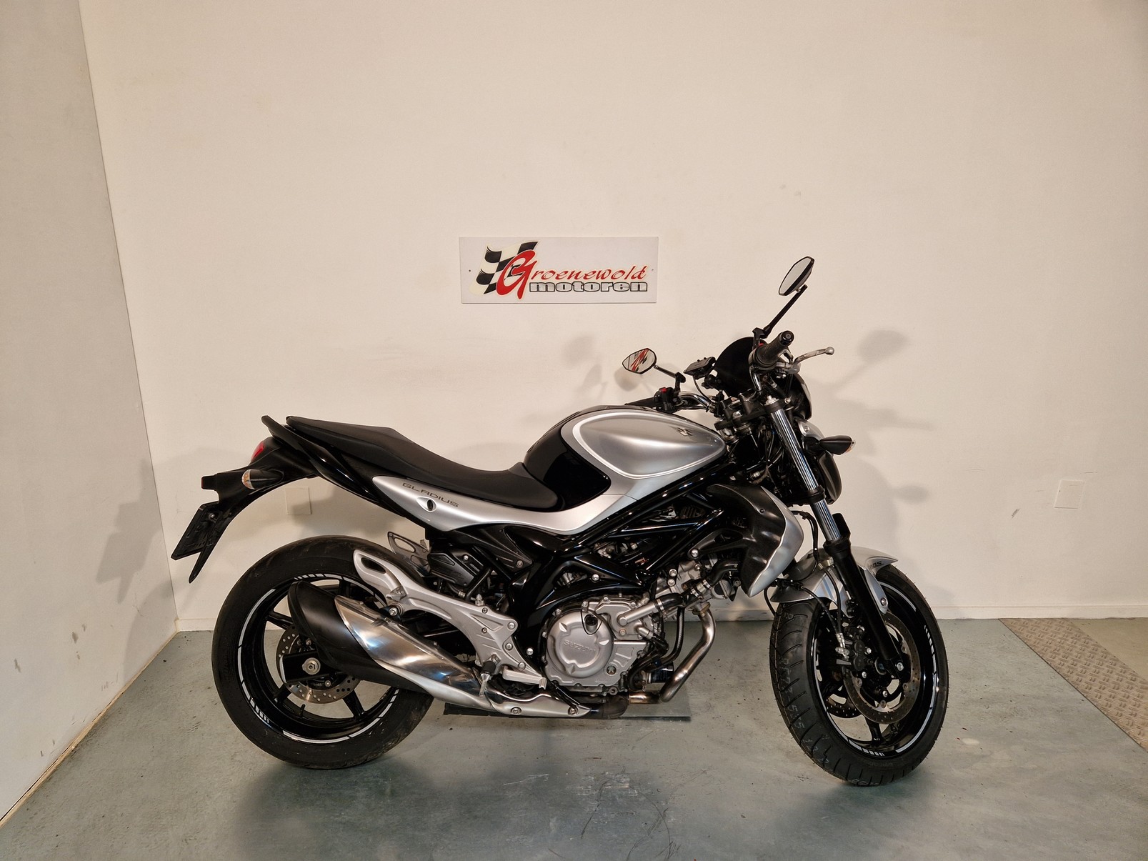 SUZUKI Gladius Abs Gladius Abs , SFV